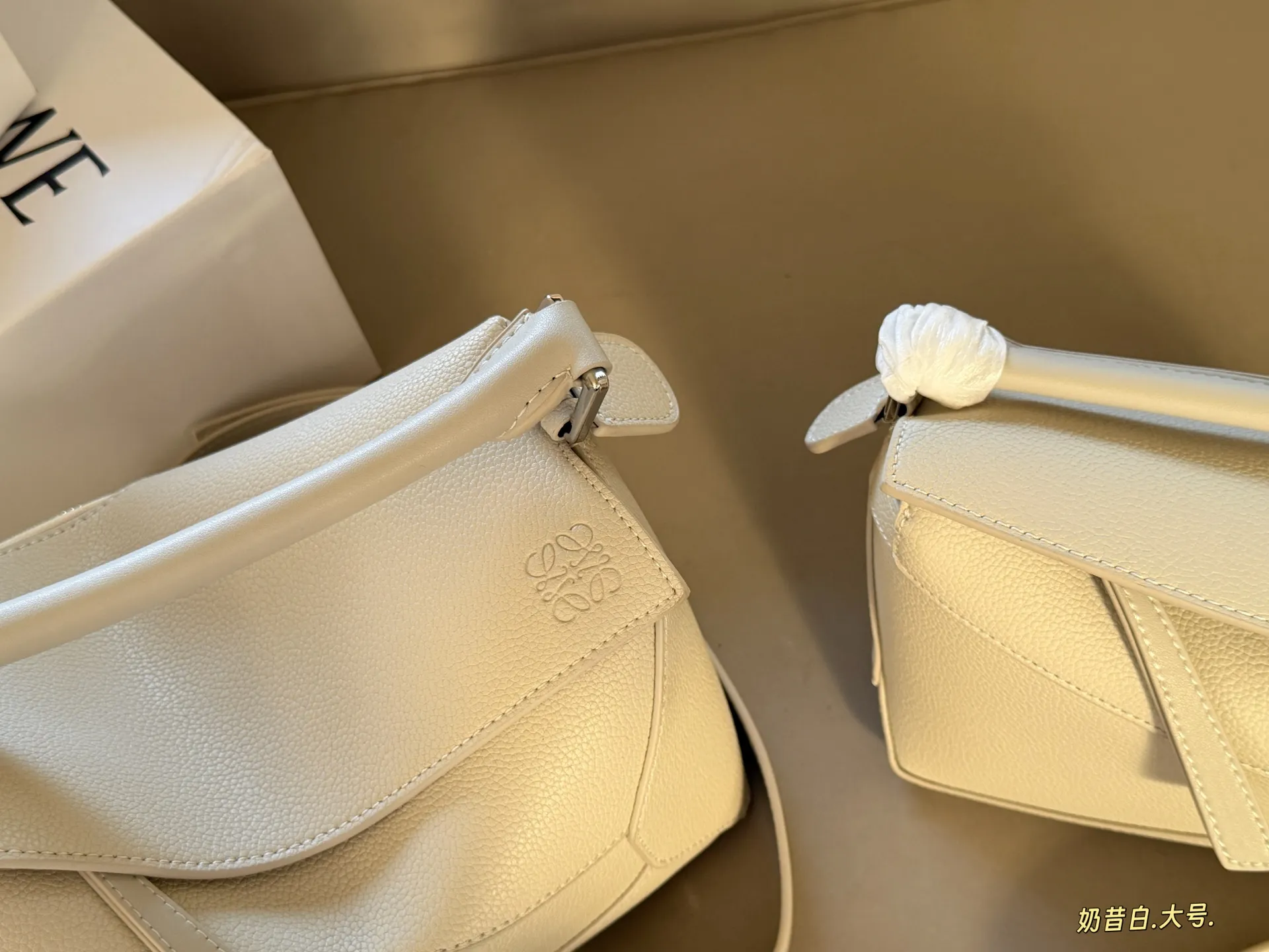 Loewe Puzzle Grained Leather Bag D35518280 — view 12