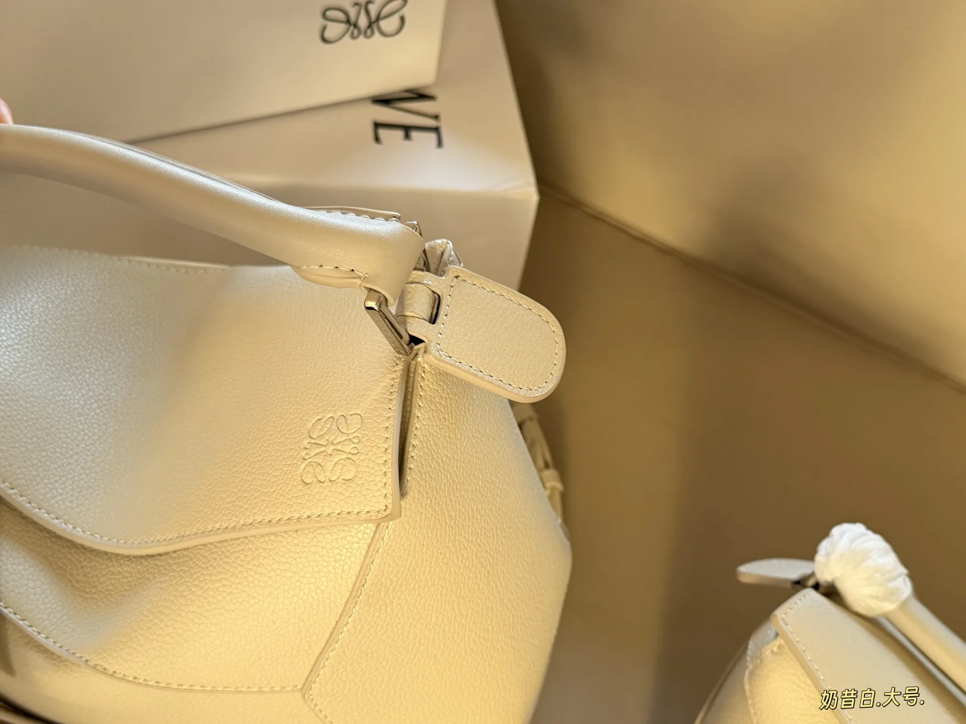 Loewe Puzzle Grained Leather Bag D35518280 — view 14