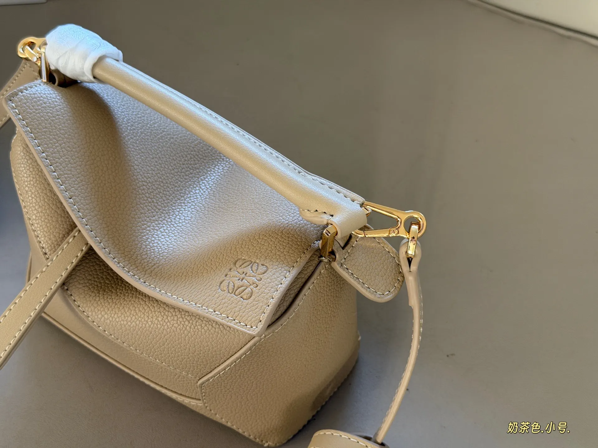 Loewe Puzzle Grained Leather Bag D35518280 — view 4