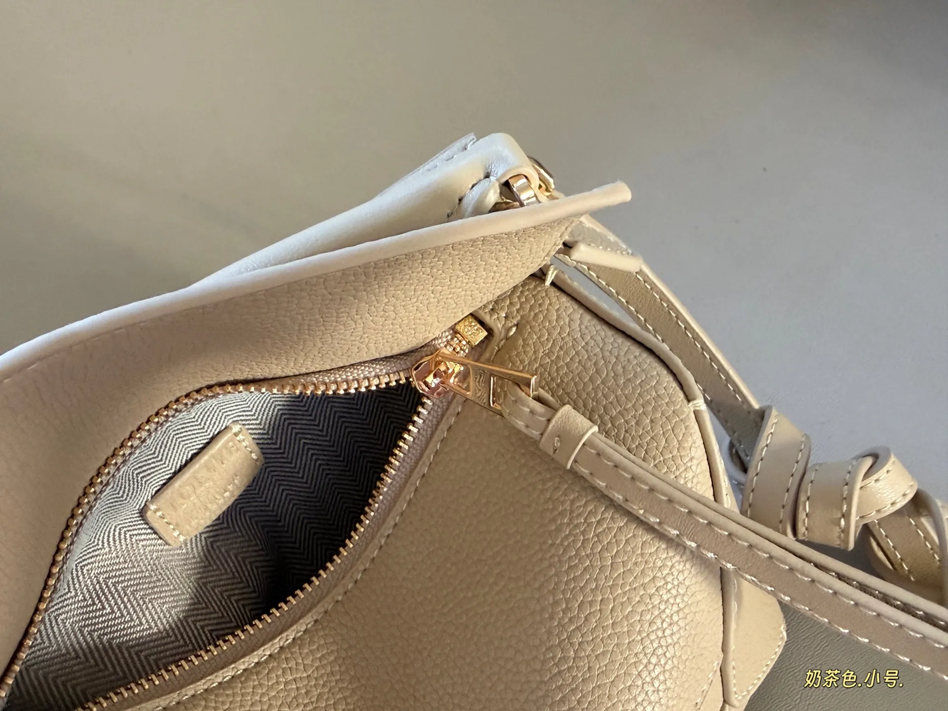 Loewe Puzzle Grained Leather Bag D35518280 — view 8