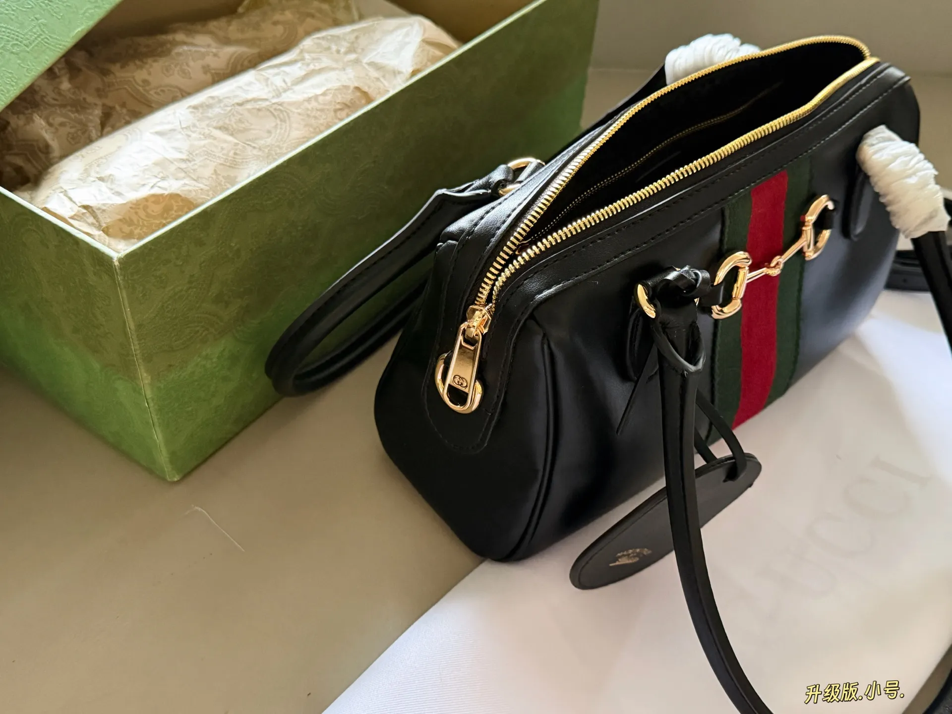 GG Borsetto Leather Top-Handle Bag D35518254 — view 2