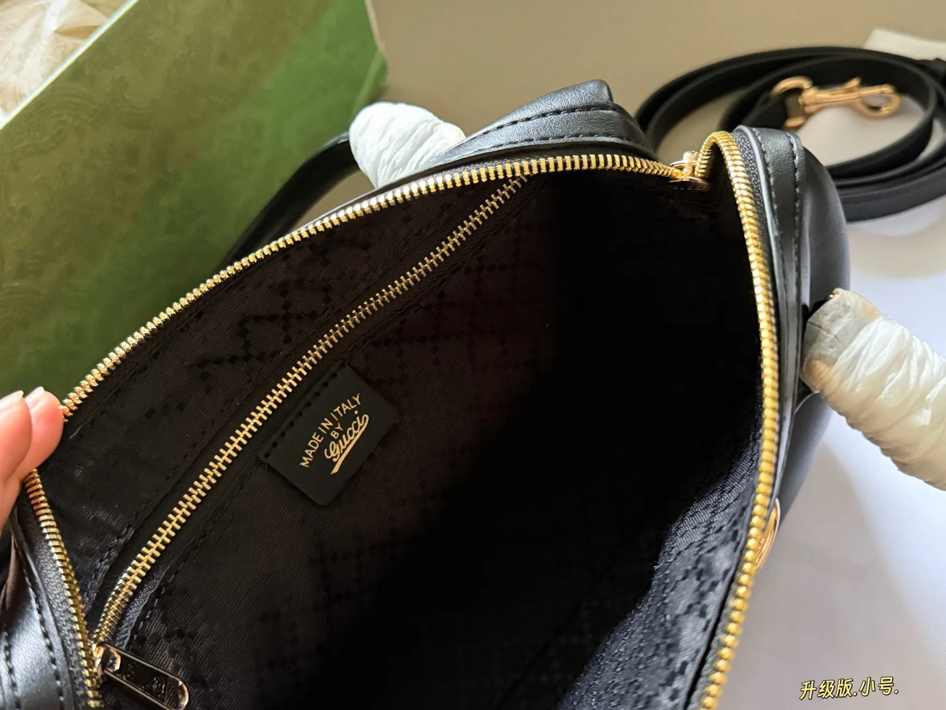 GG Borsetto Leather Top-Handle Bag D35518254 — view 6