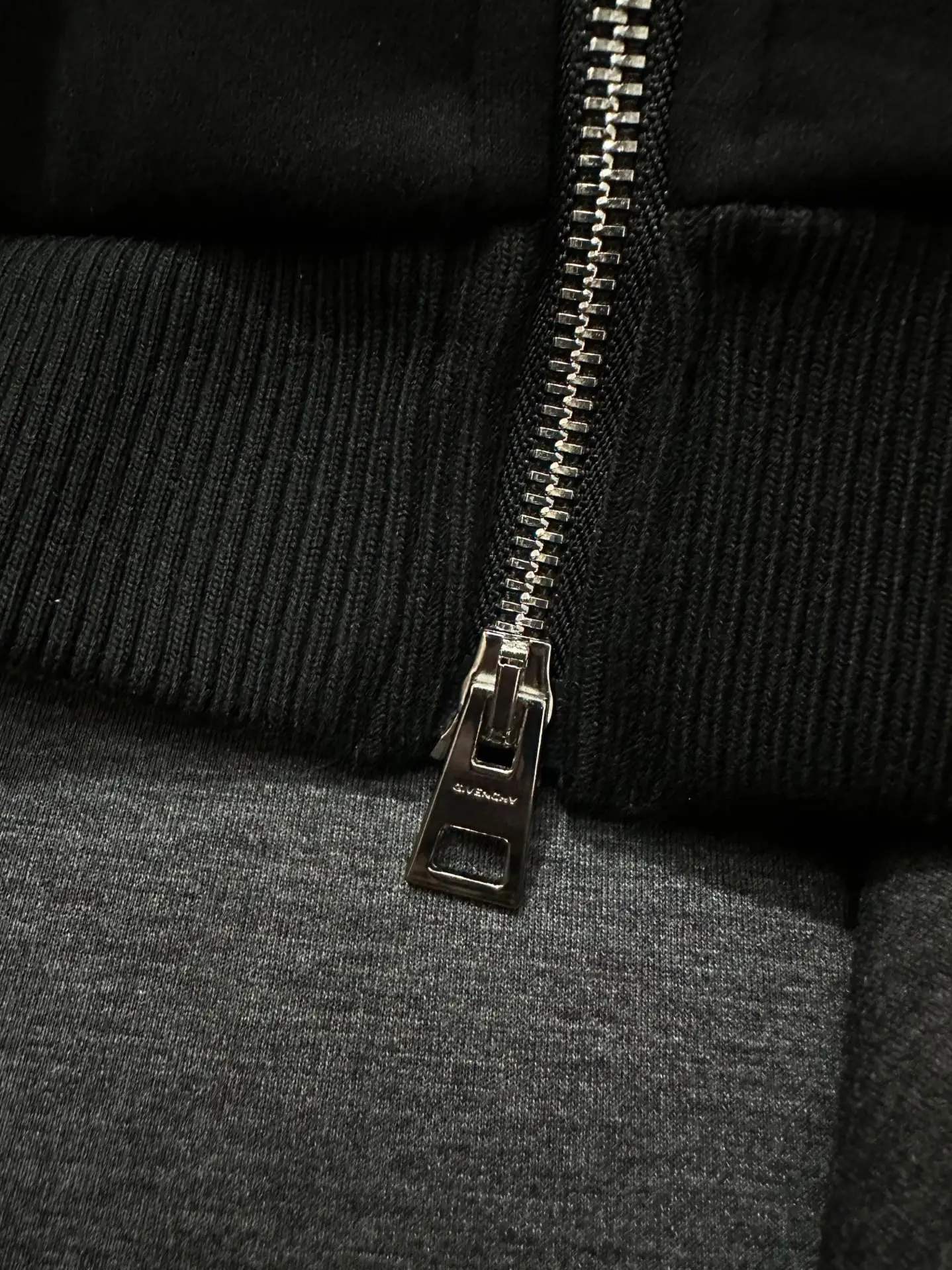 Logo-Embroidered Zip-Up Hoodie D36023554 — view 8