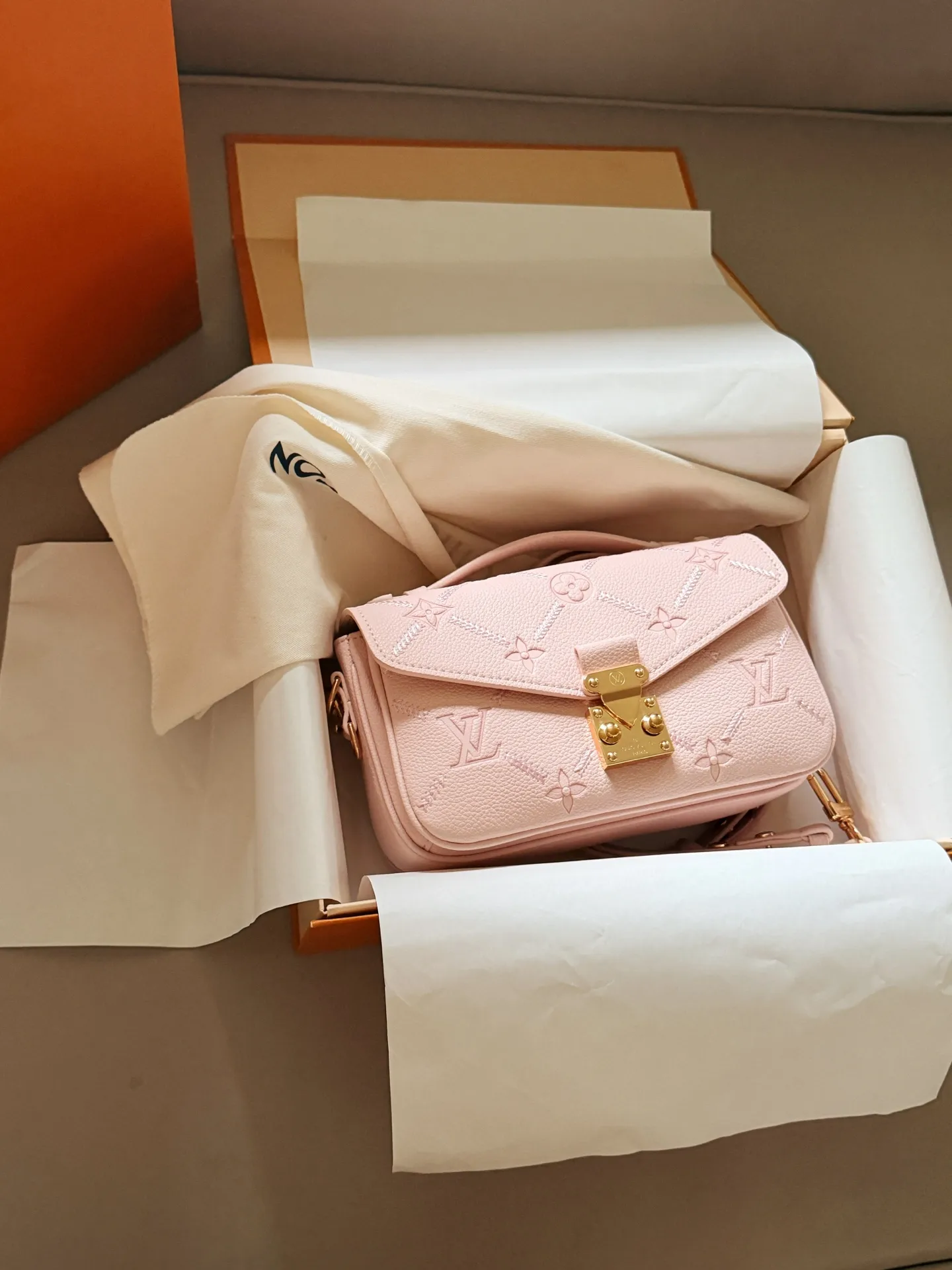 Metis Embossed Leather Shoulder Bag D36018252 — view 2