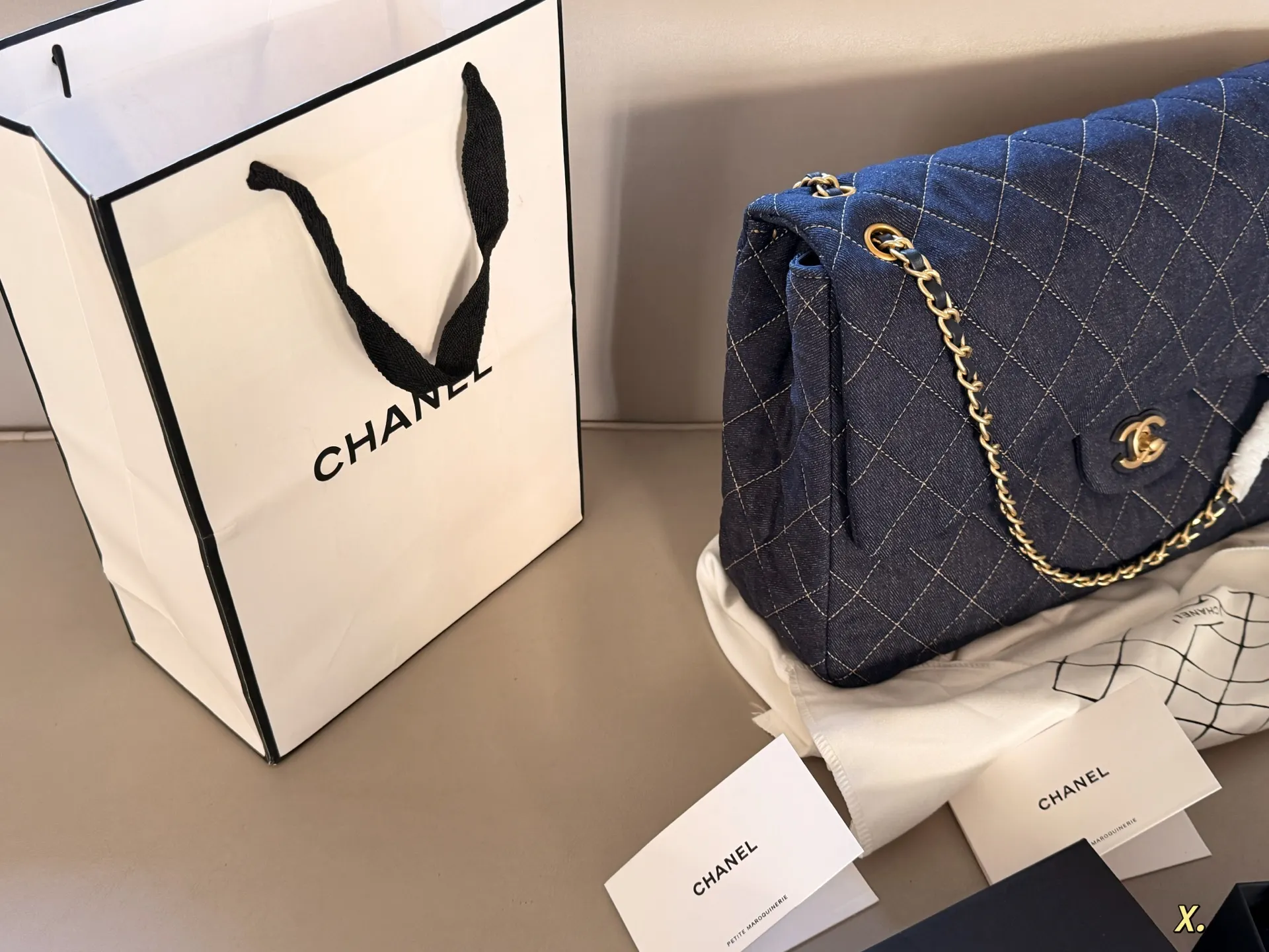 Chanel Maxi Flap Bag in Quilted Denim D36017900 — view 4