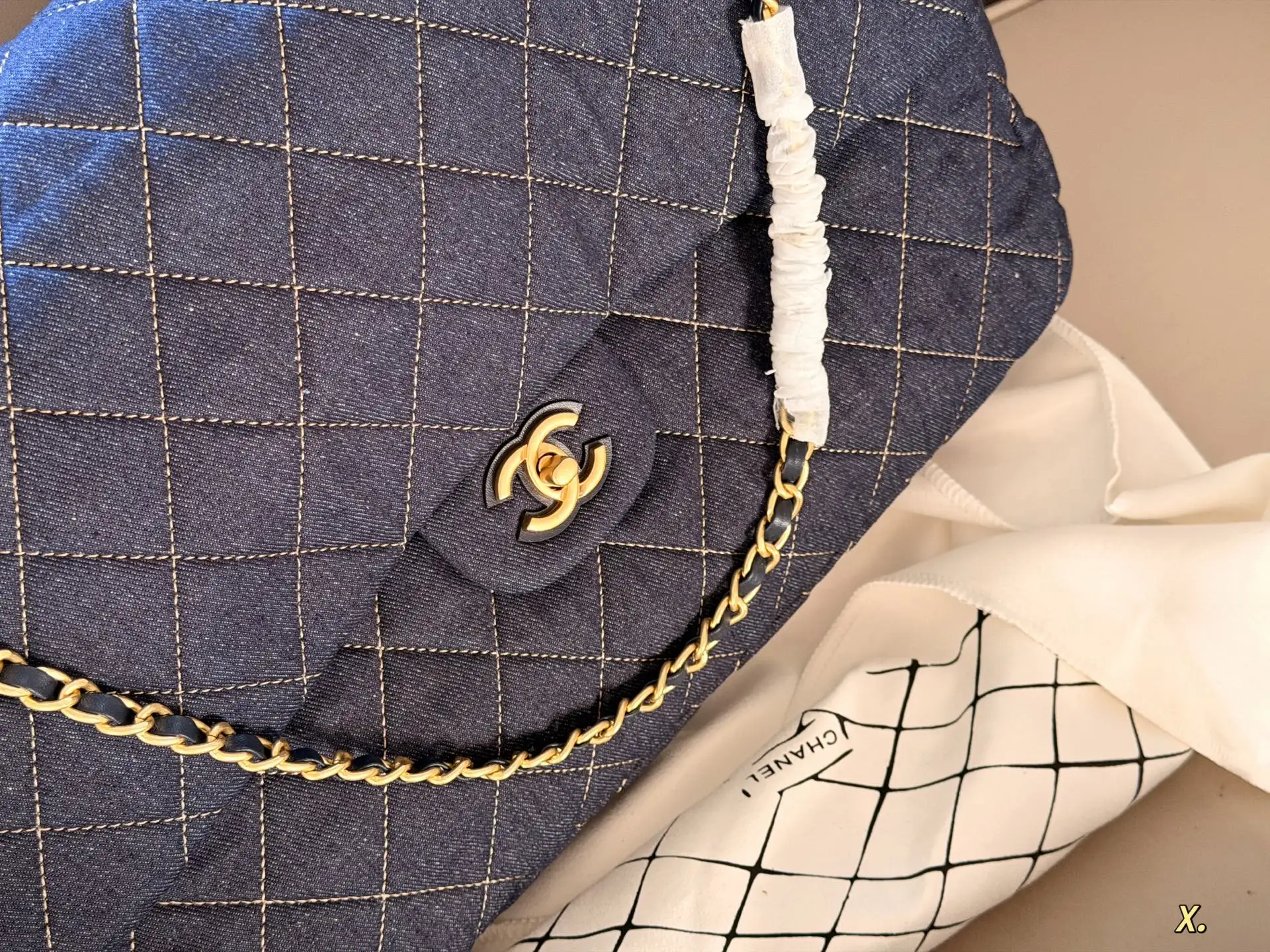 Chanel Maxi Flap Bag in Quilted Denim D36017900 — view 5