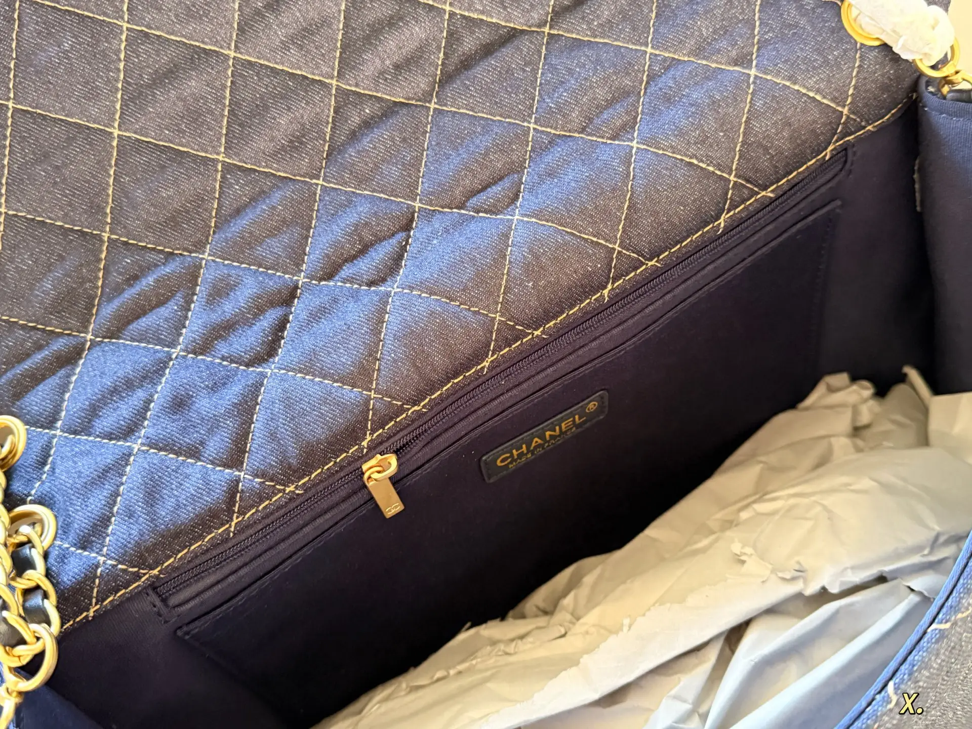 Chanel Maxi Flap Bag in Quilted Denim D36017900 — view 7