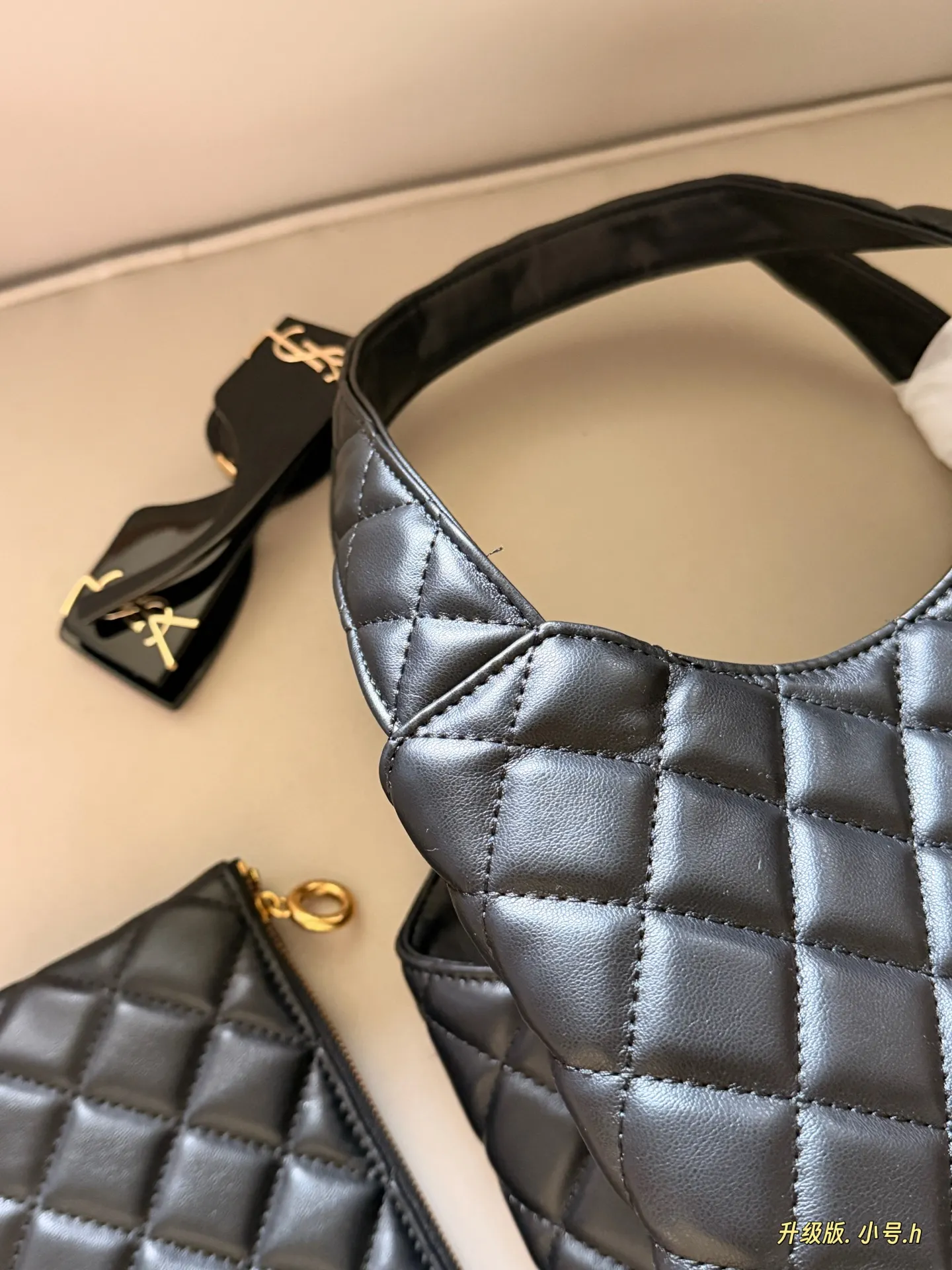 Icare Quilted Leather Maxi Shopping Bag D36018308 — view 4