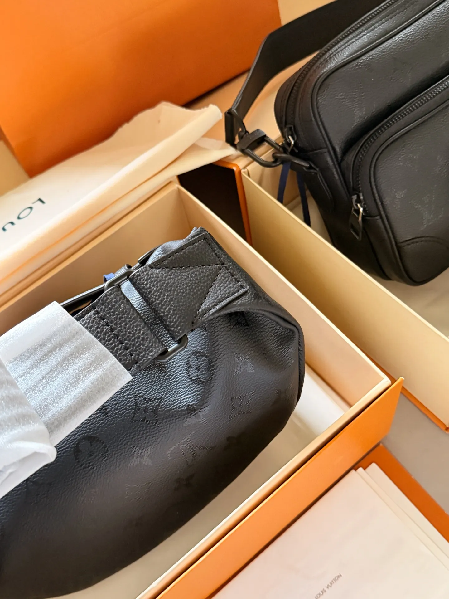 Louis Vuitton Midnight Bum Bag D37018067 — view 6