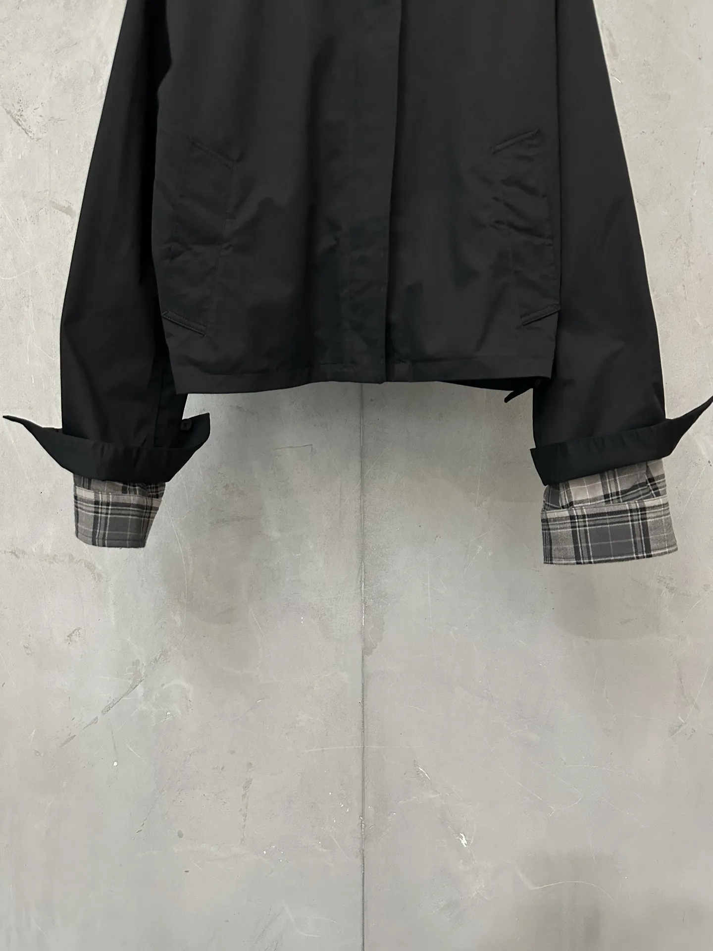 Layered-Effect Cropped Jacket with Plaid Trim D37023540 — view 4