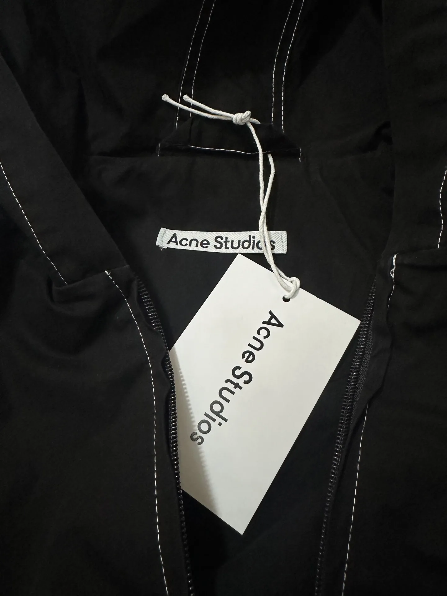 Contrast-Stitch Hooded Nylon Windbreaker D37021812 — view 7