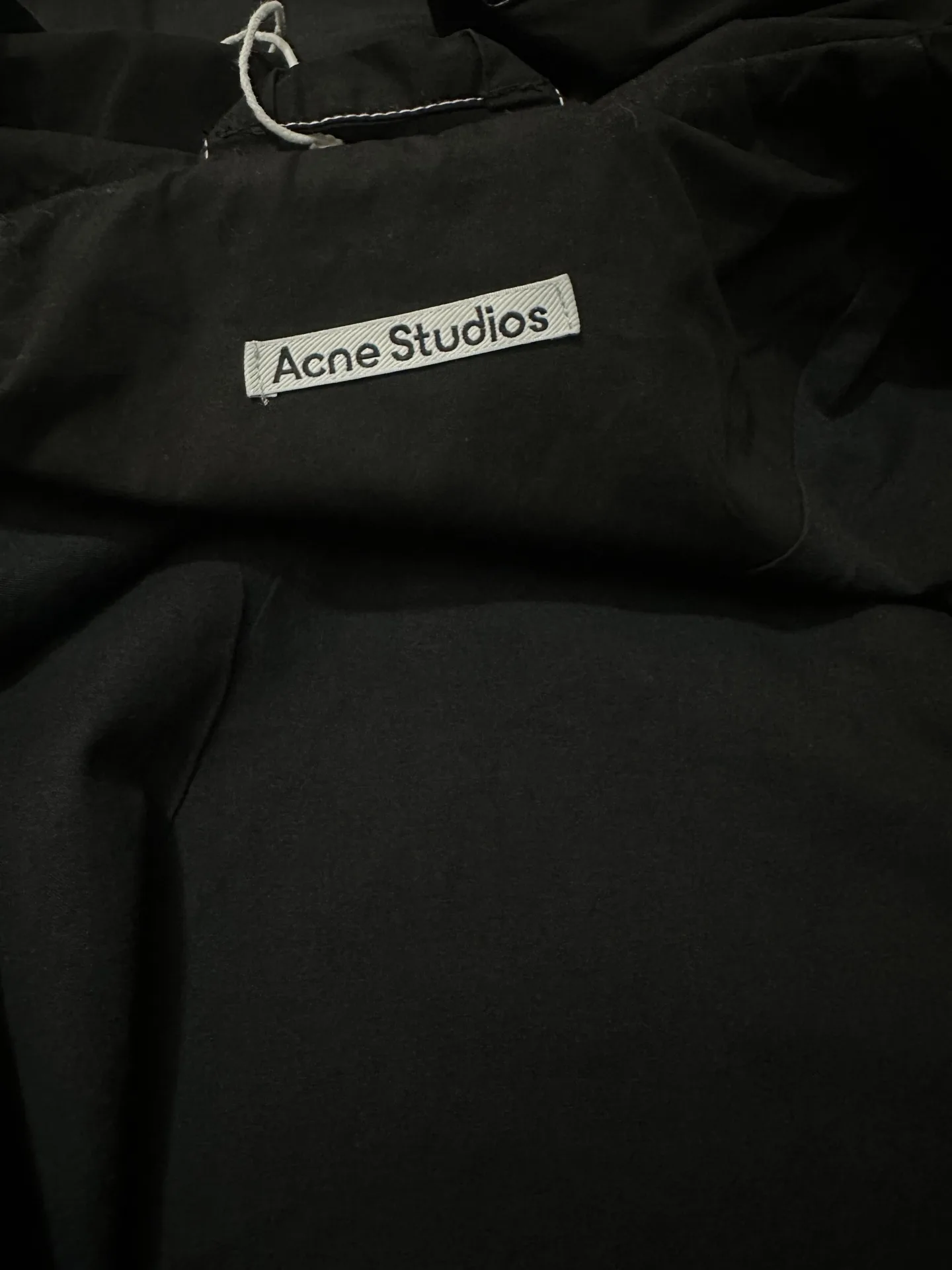 Contrast-Stitch Hooded Nylon Windbreaker D37021812 — view 8