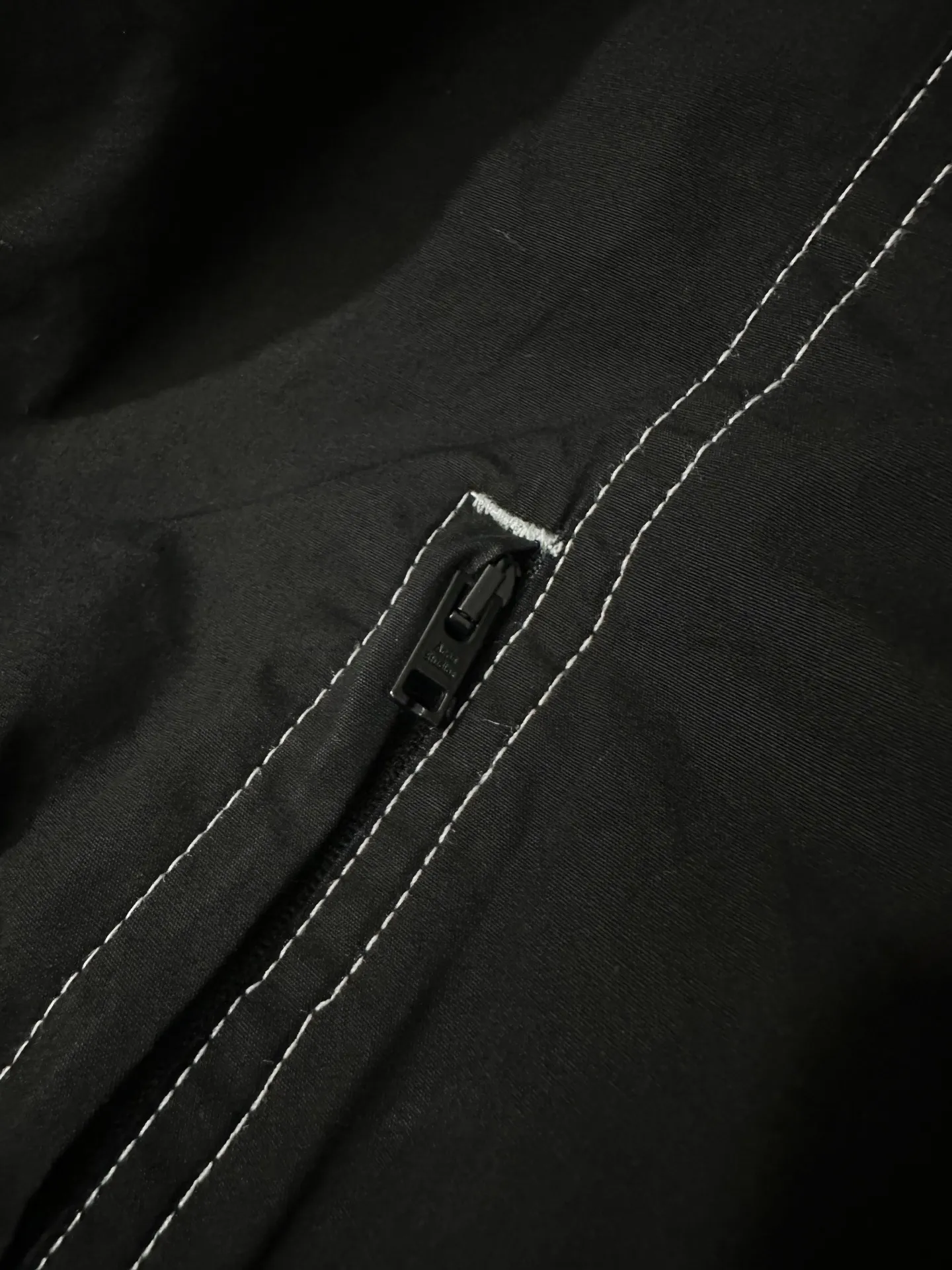 Contrast-Stitch Hooded Nylon Windbreaker D37021812 — view 12