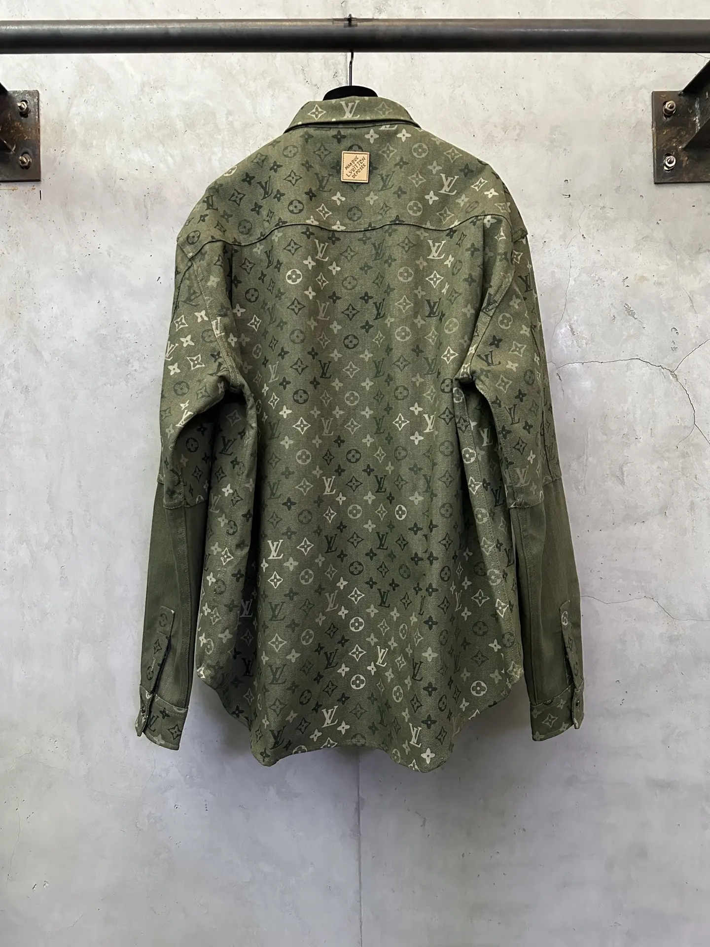 Monogram Print Workwear Overshirt D37025028 — view 2