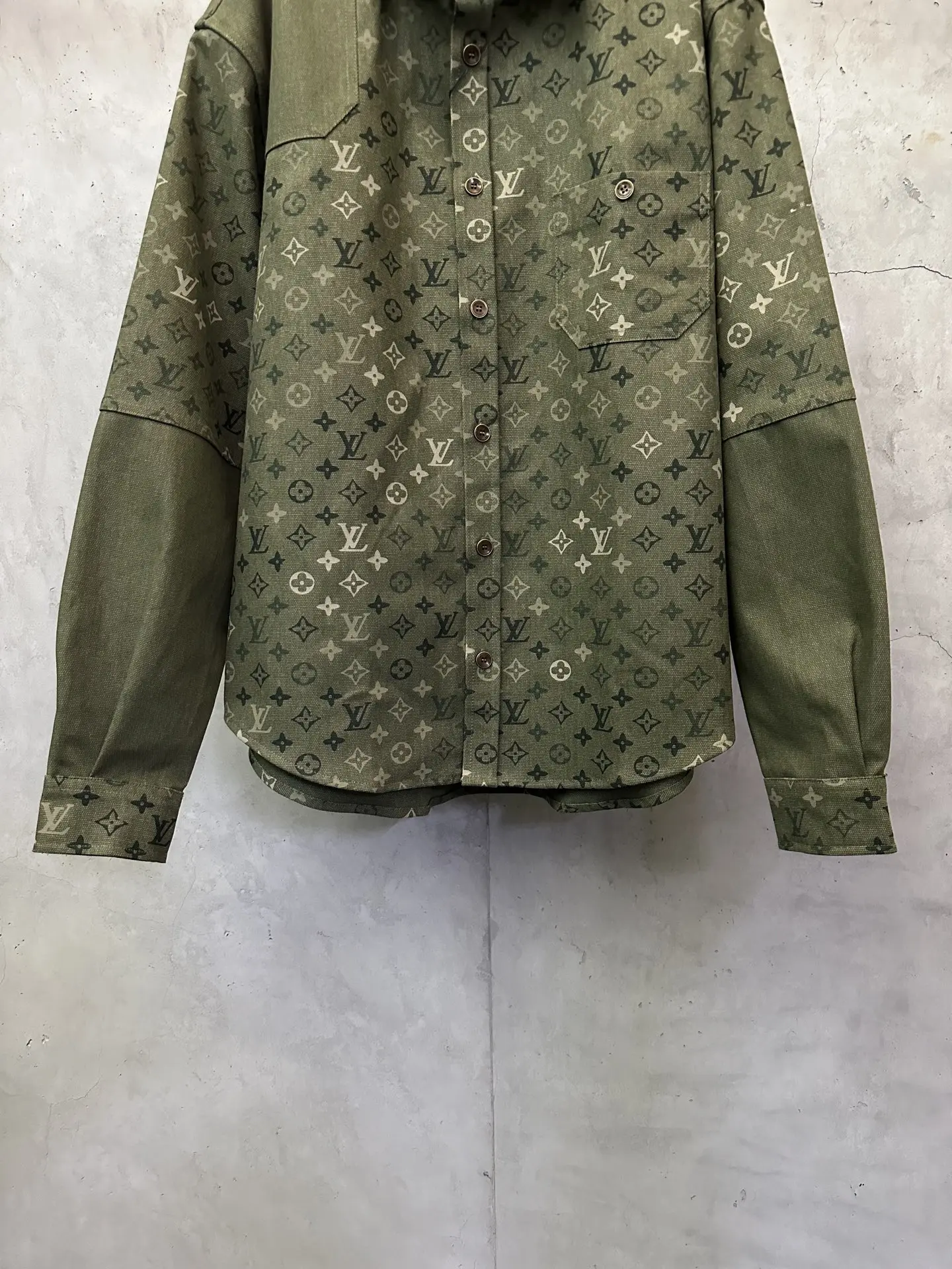 Monogram Print Workwear Overshirt D37025028 — view 4