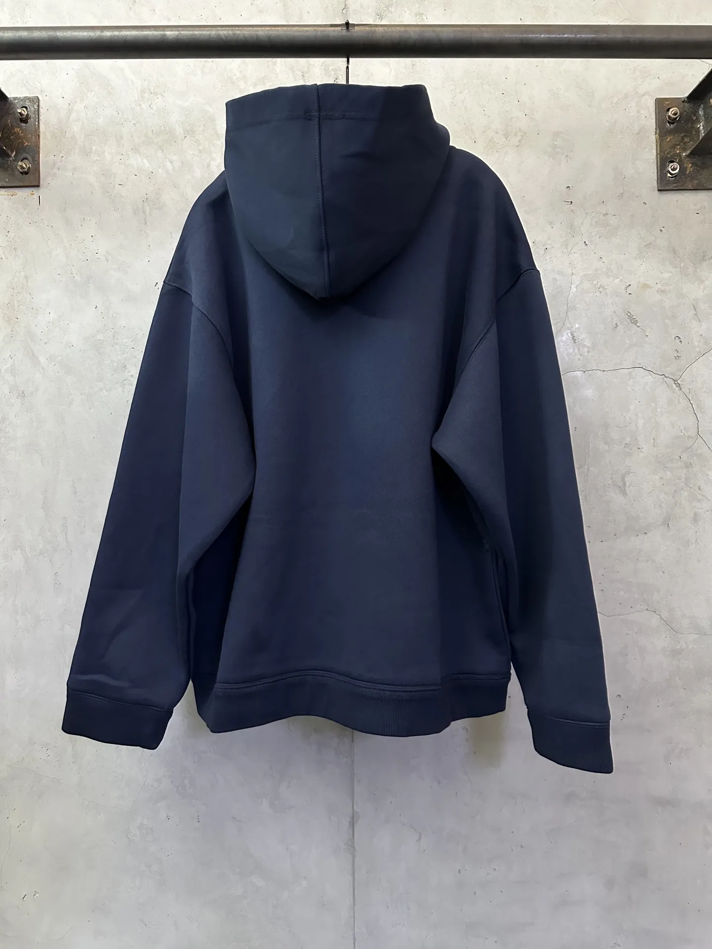 Logo-Embroidered Zip-Up Hoodie D37024407 — view 2