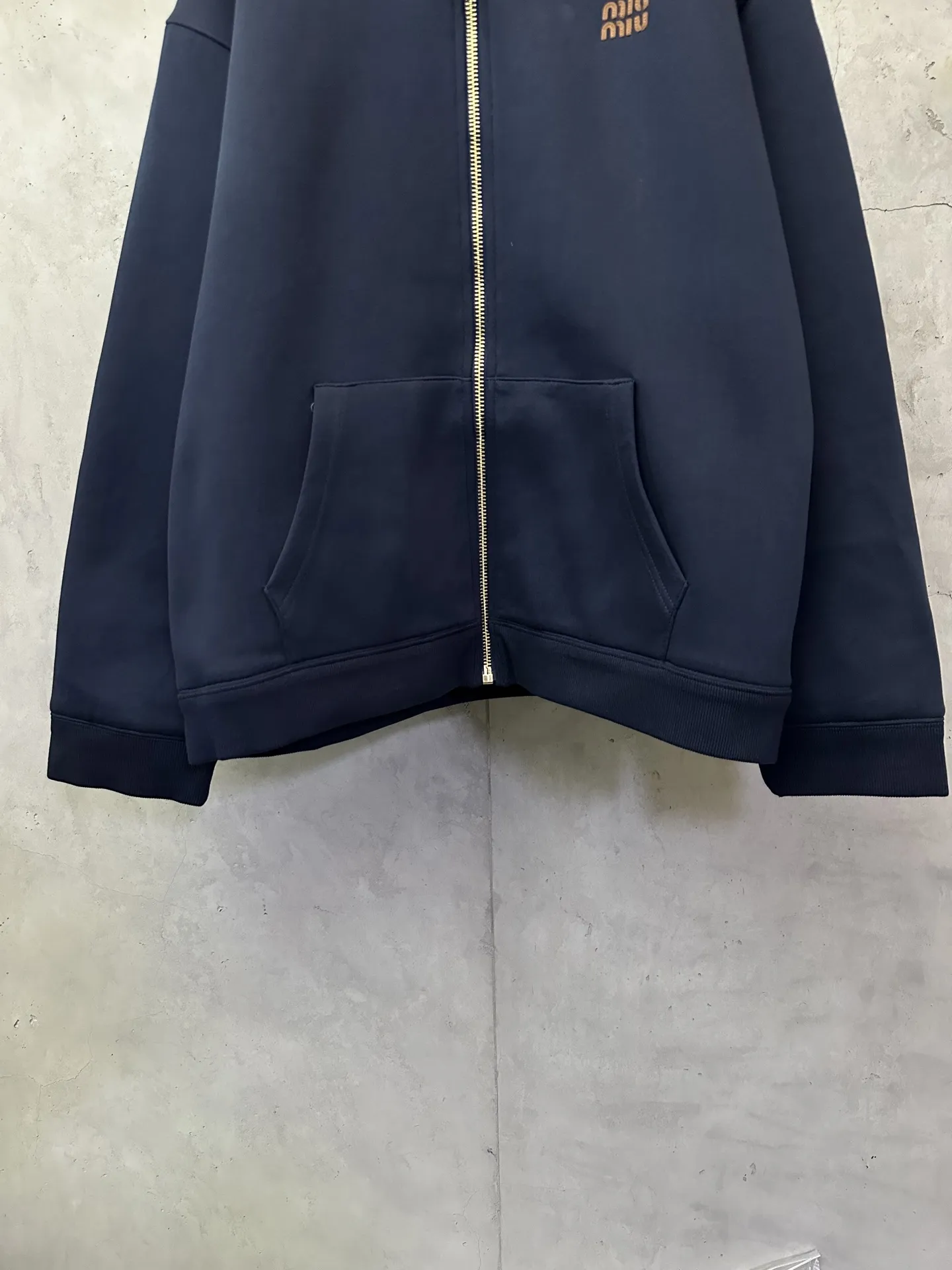 Logo-Embroidered Zip-Up Hoodie D37024407 — view 4