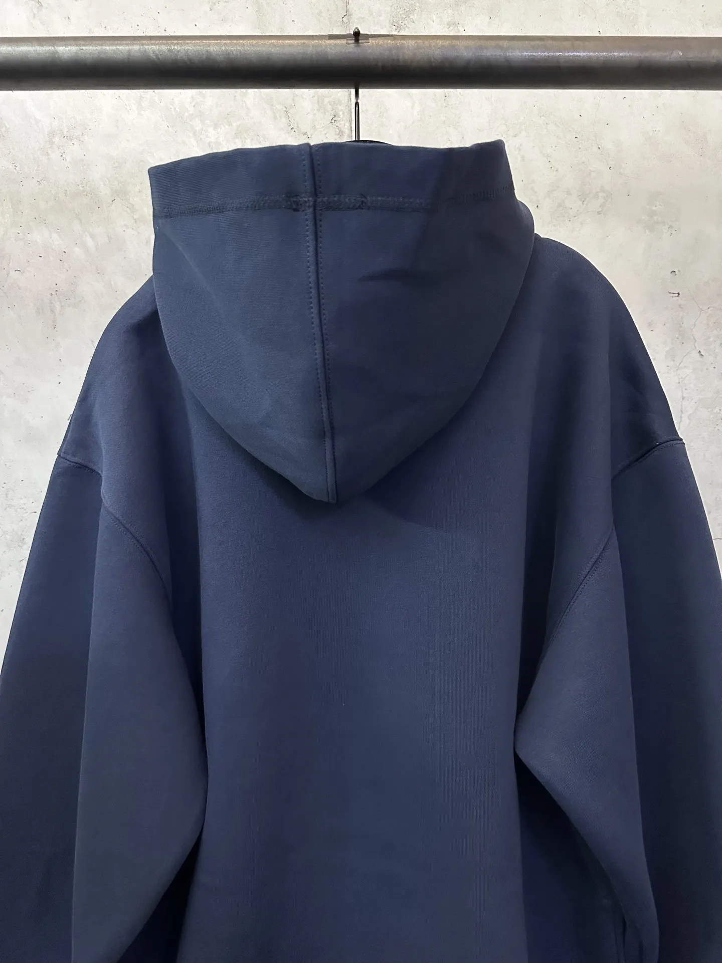 Logo-Embroidered Zip-Up Hoodie D37024407 — view 5