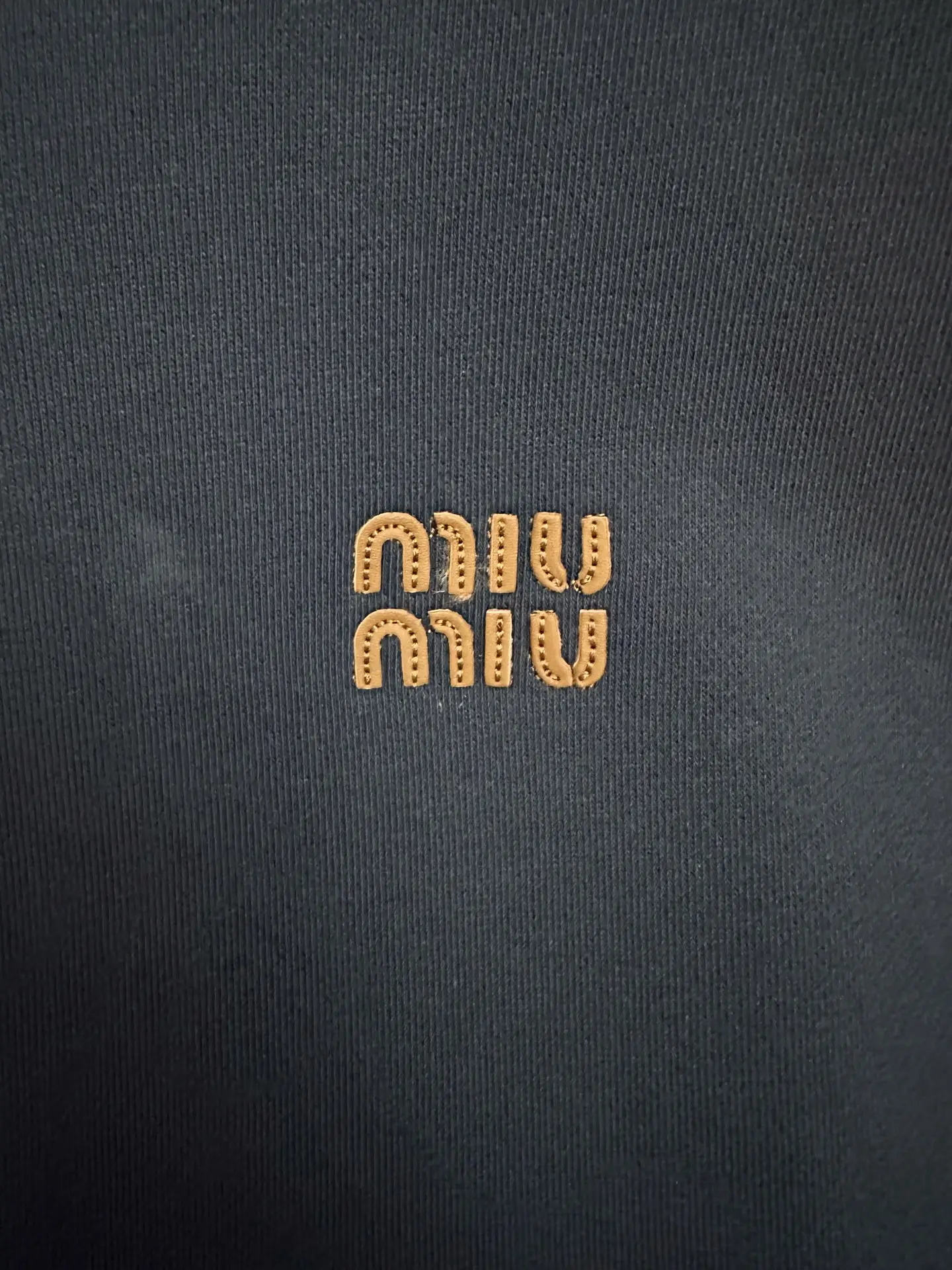 Logo-Embroidered Zip-Up Hoodie D37024407 — view 8