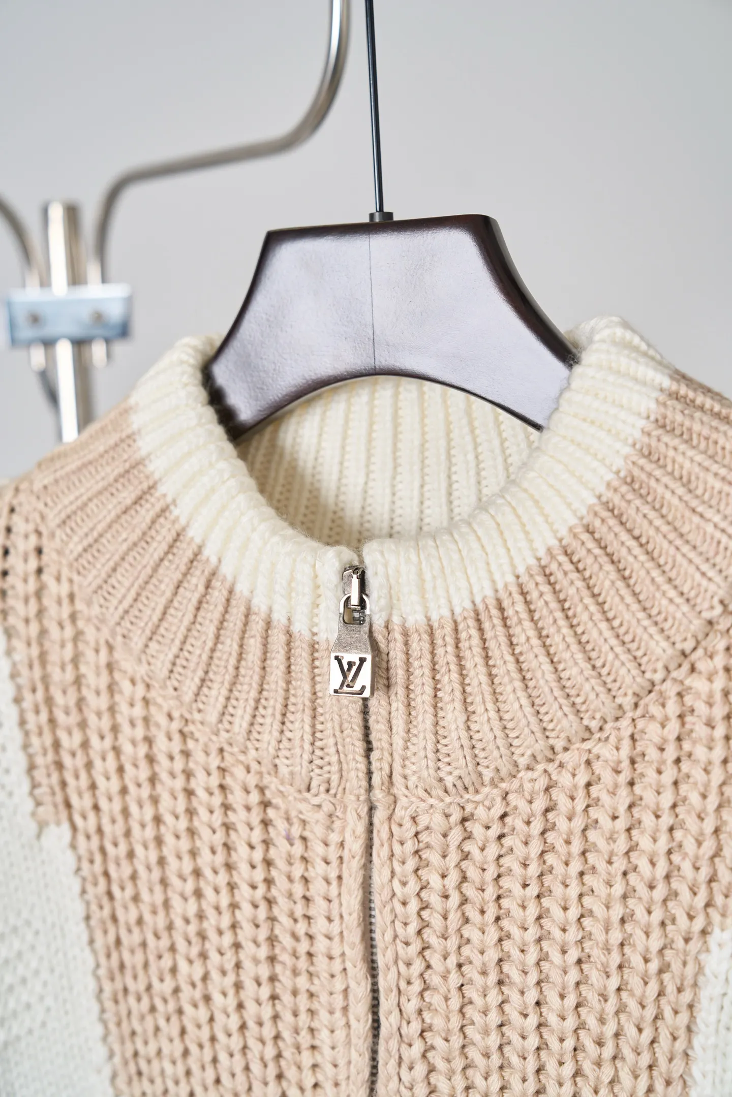 Color-Block Logo Embroidery Zip-Up Knit Jacket D37520414 — view 4