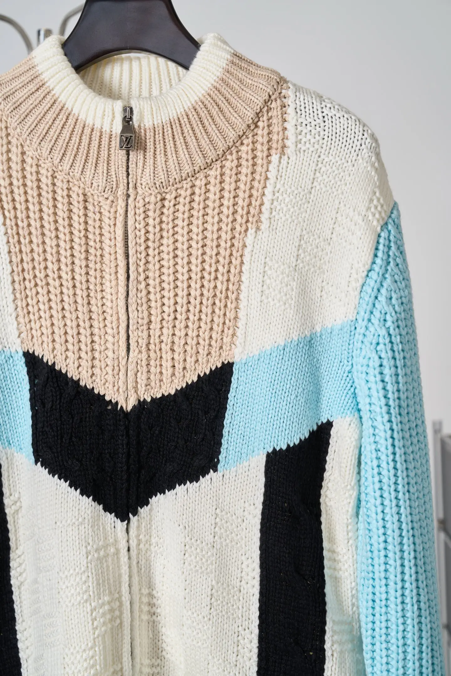 Color-Block Logo Embroidery Zip-Up Knit Jacket D37520414 — view 7