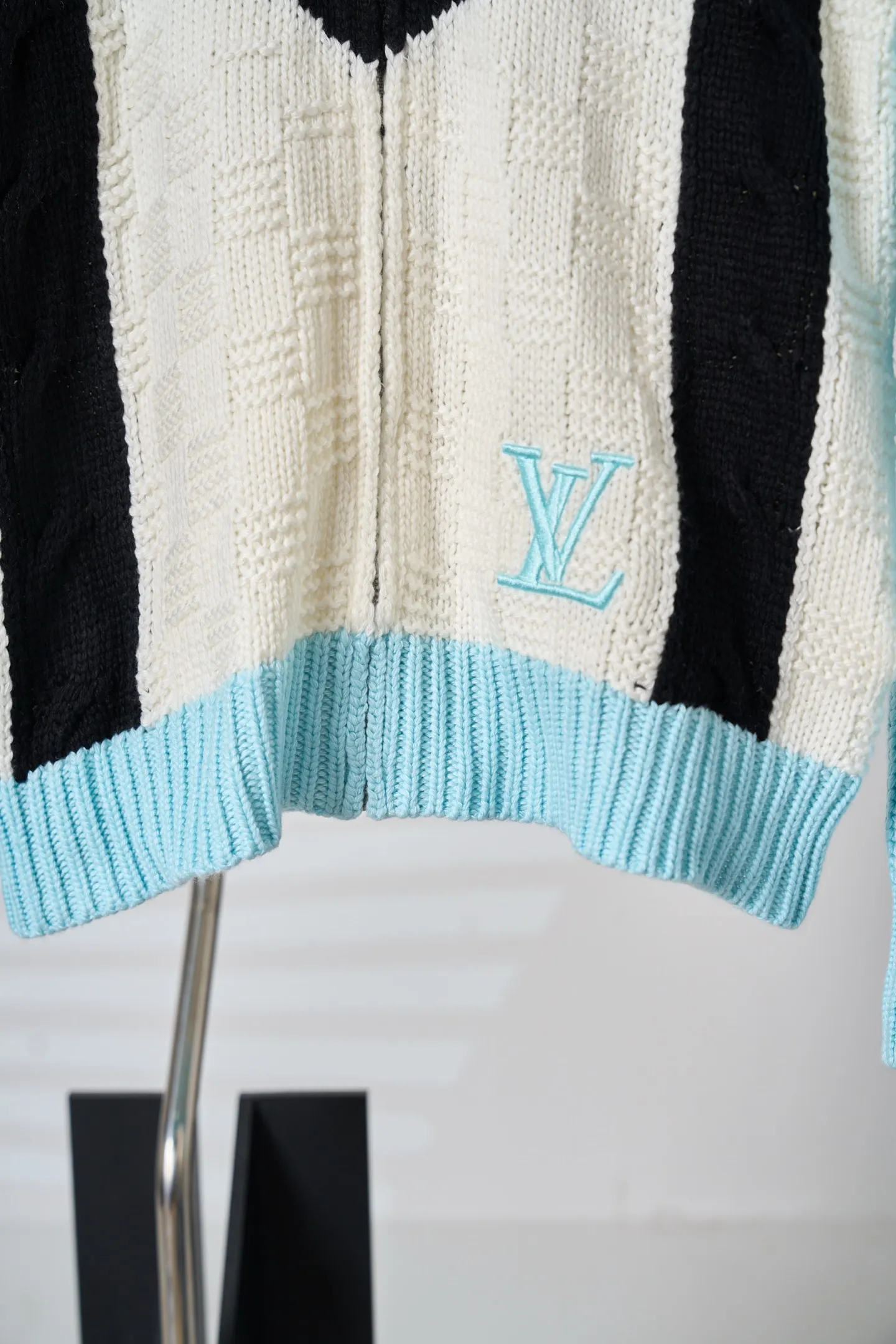 Color-Block Logo Embroidery Zip-Up Knit Jacket D37520414 — view 9