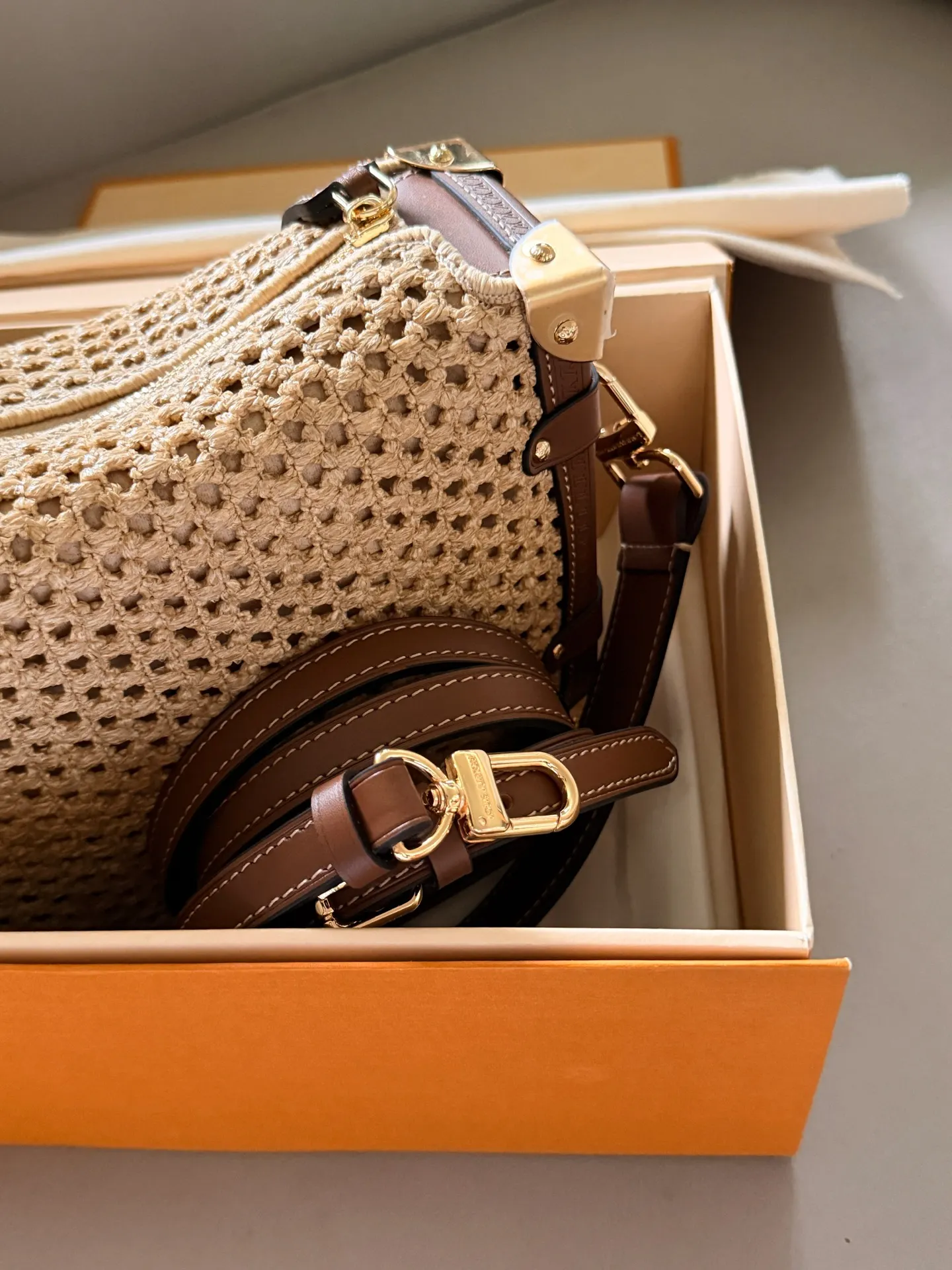 Trunkside Woven Shoulder Bag D37518118 — view 6