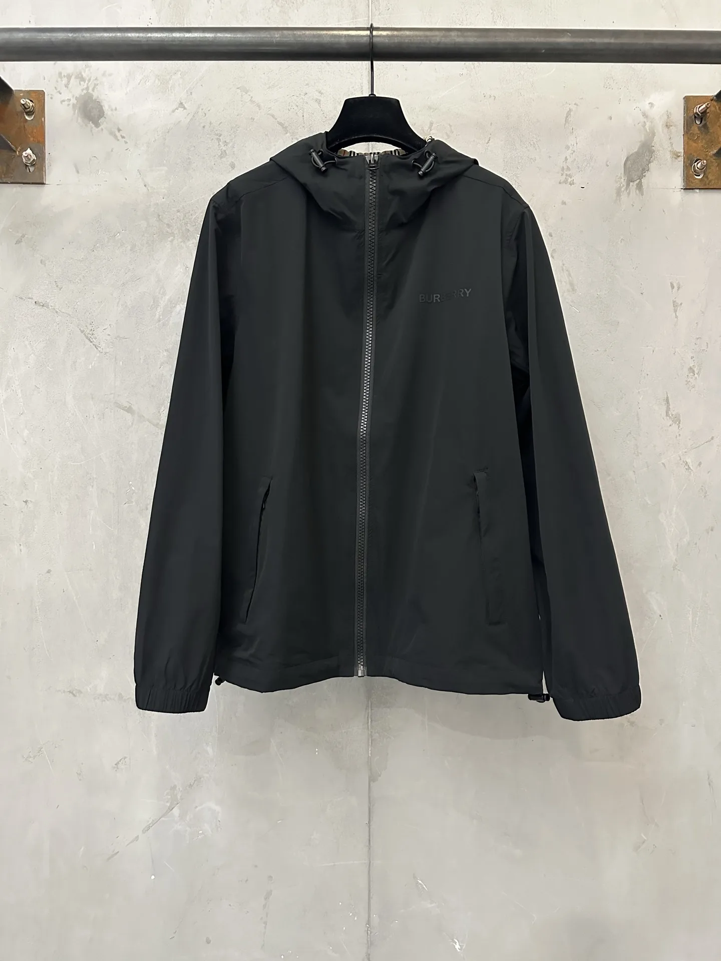 Logo Print Hooded Windbreaker Jacket D38021781