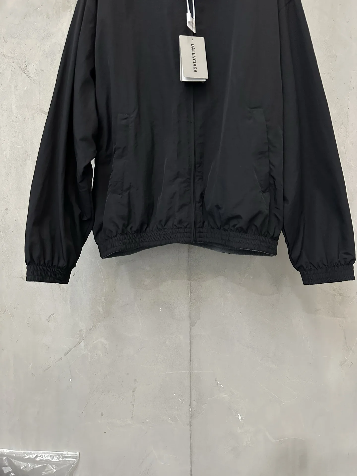 Reversible Logo-Embroidered Hooded Jacket D38023553 — view 6