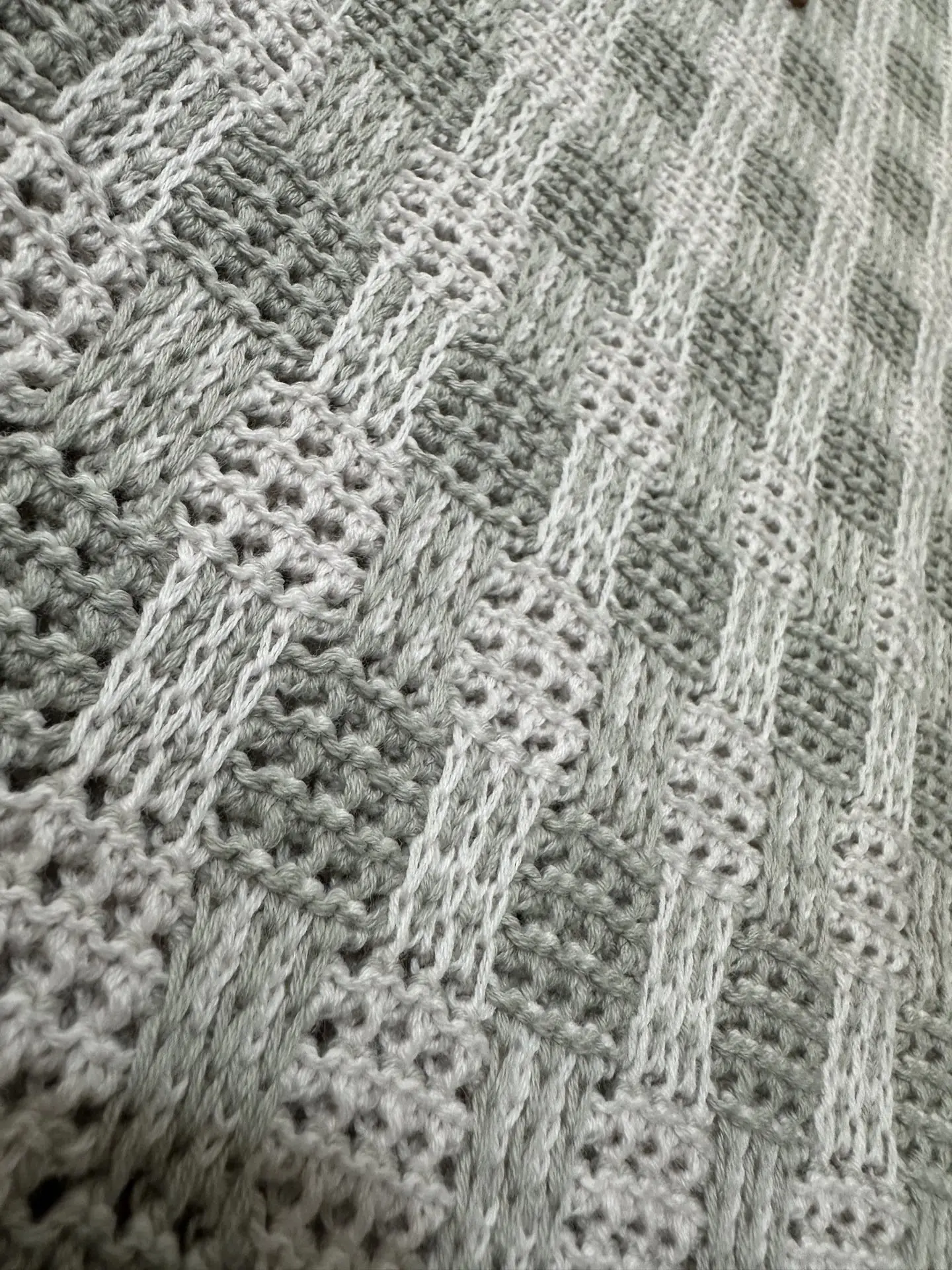 Textured Jacquard Wool-Blend Cardigan D38023520 — view 9