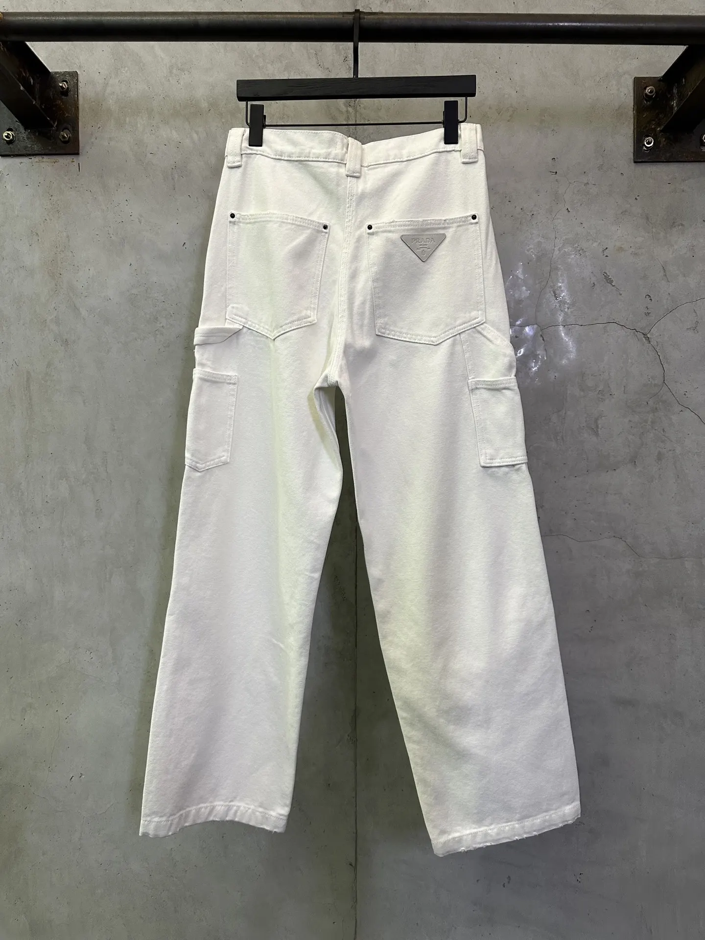 Logo-Patch Straight-Leg Carpenter Jeans D38012812 — view 2