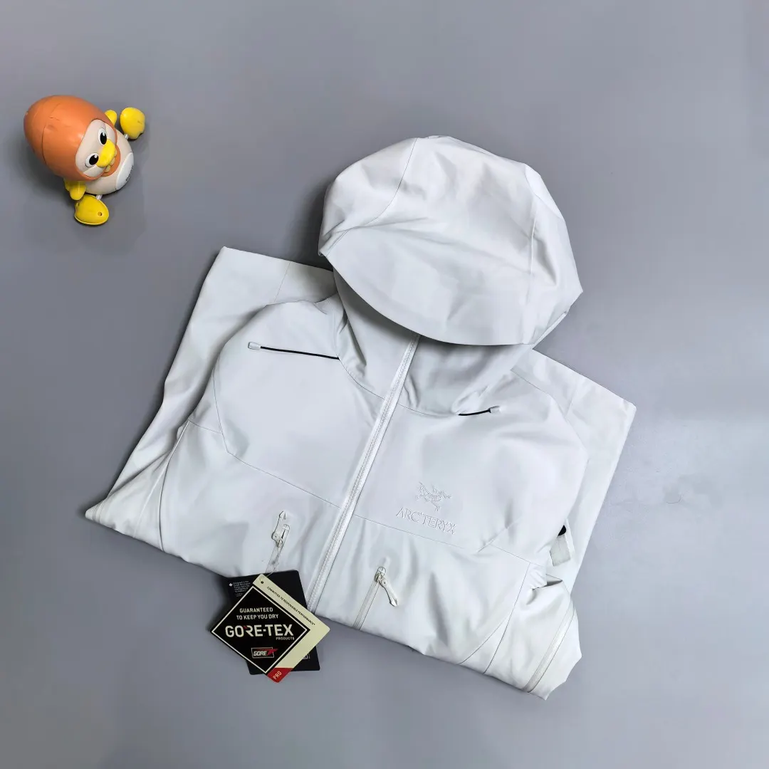 Alpha SV GORE-TEX Pro Hooded Shell Jacket D38020258 — view 14