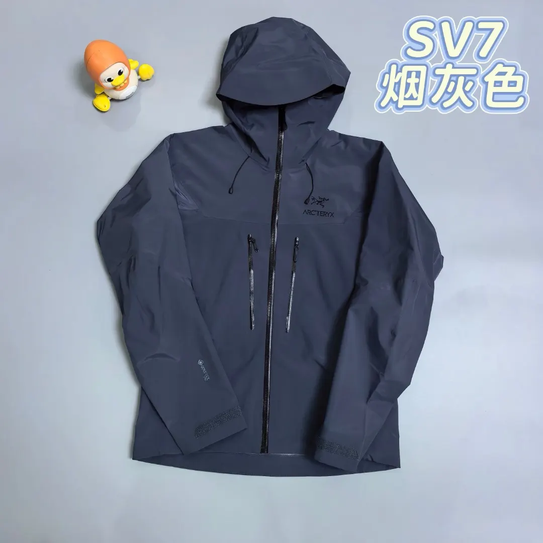 Alpha SV GORE-TEX Pro Hooded Shell Jacket D38020262