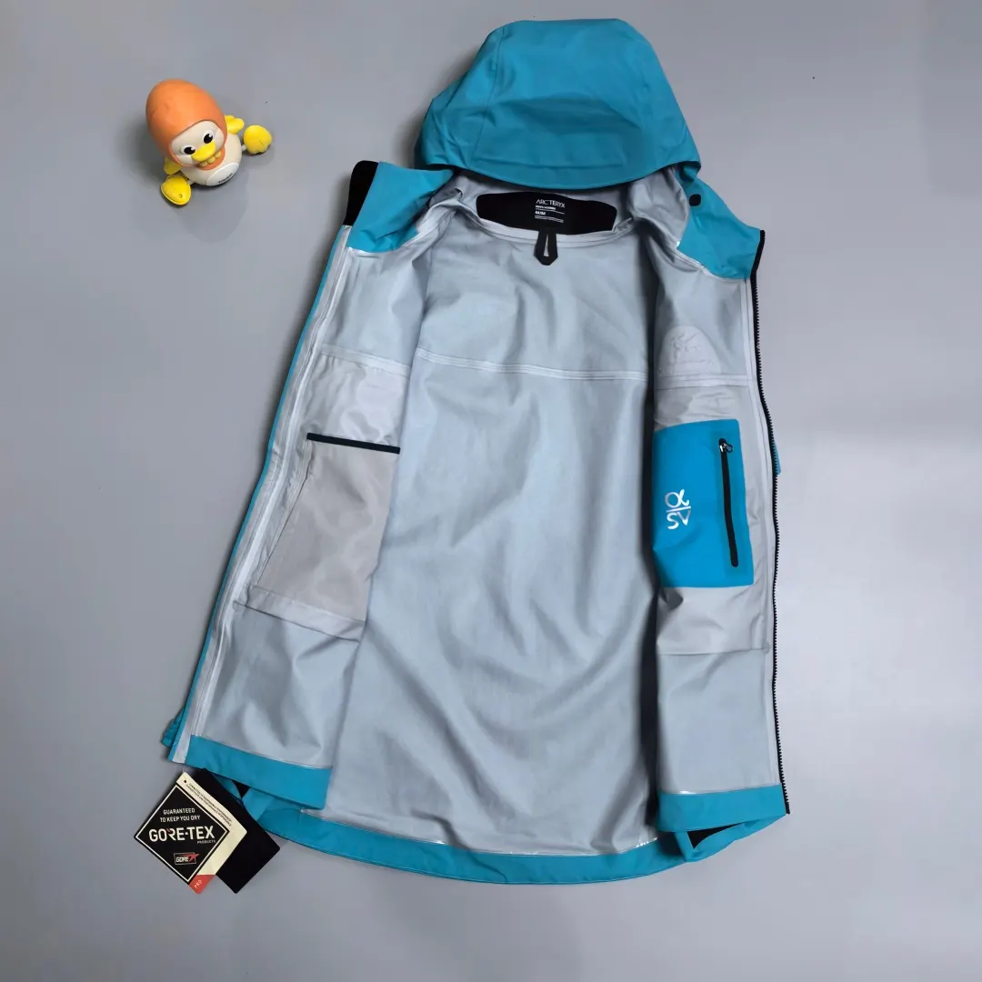 Alpha SV GORE-TEX Pro Hardshell Jacket D38020266 — view 9