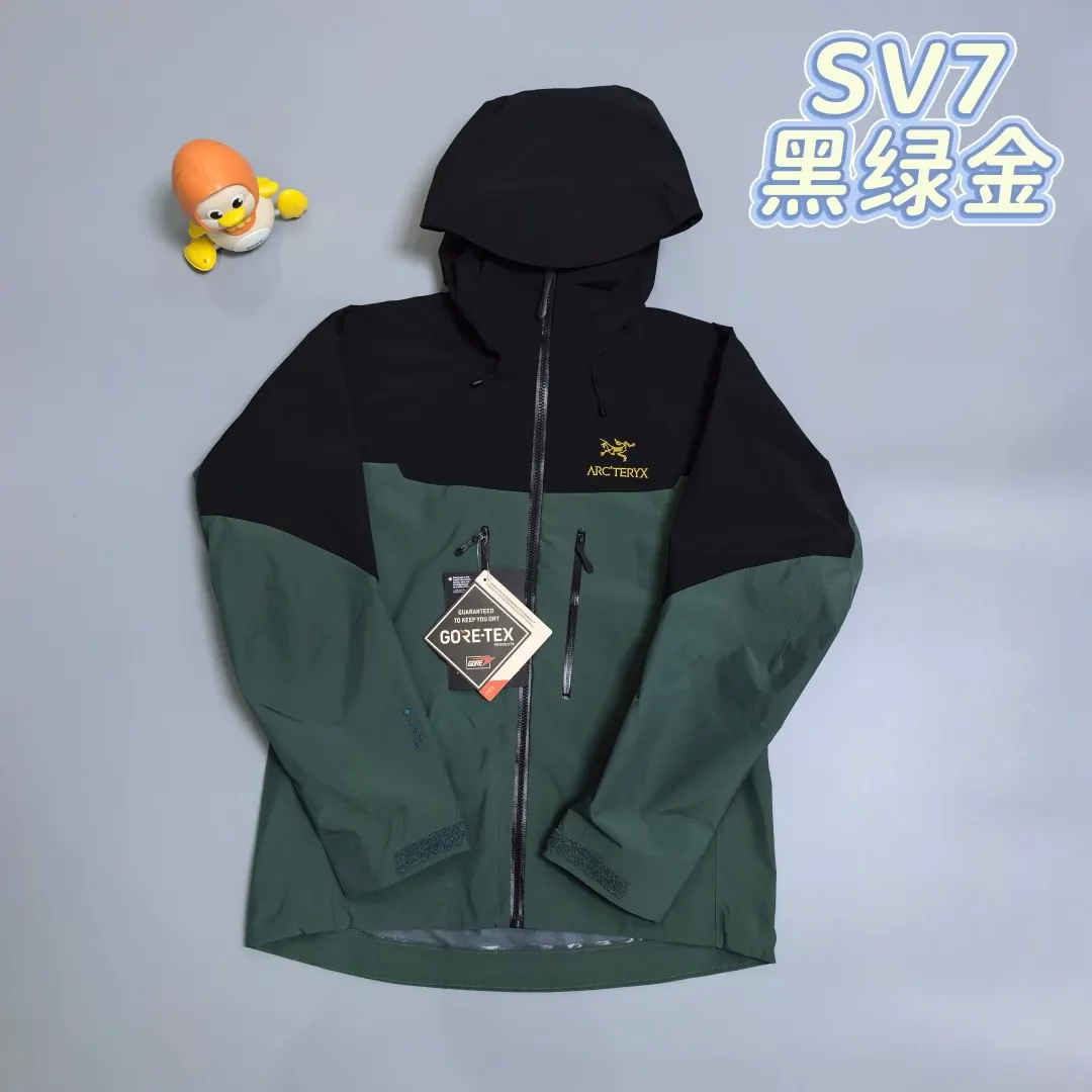 Alpha SV GORE-TEX Pro Hooded Shell Jacket D38020260