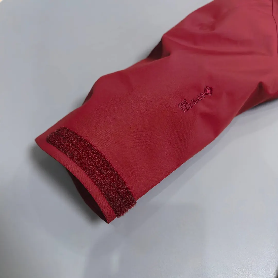 Alpha SV GORE-TEX Pro Hooded Shell Jacket D38020264 — view 6