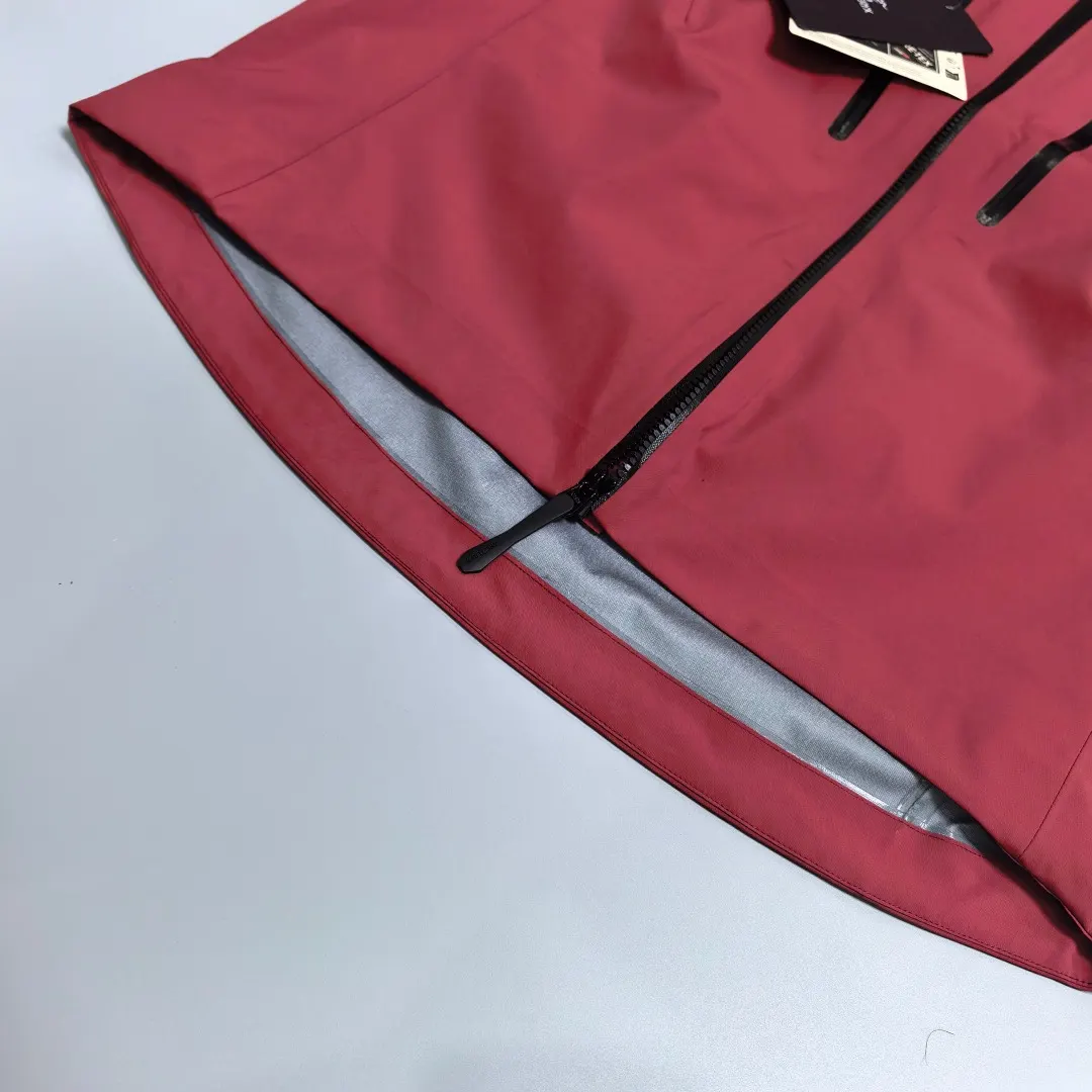 Alpha SV GORE-TEX Pro Hooded Shell Jacket D38020264 — view 8