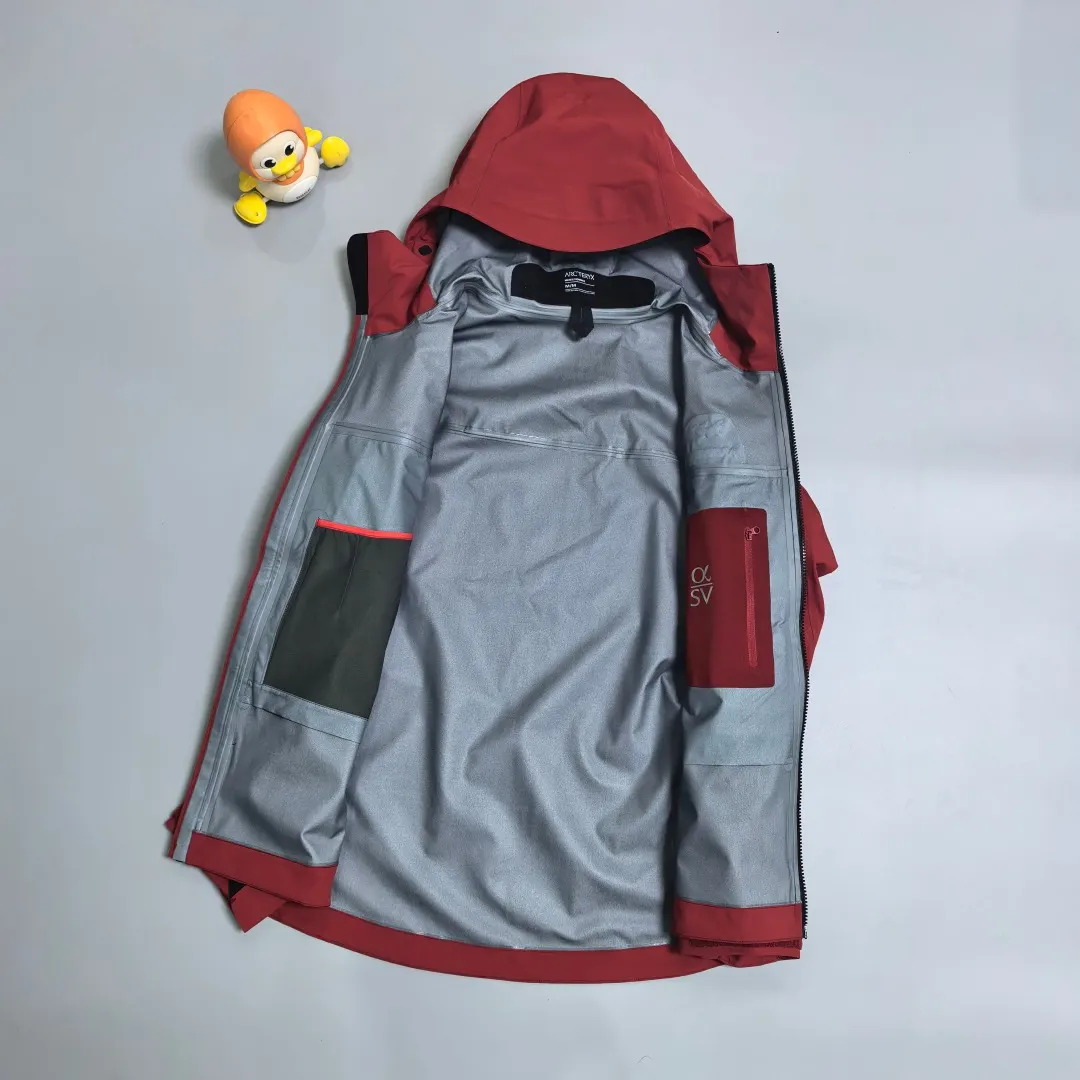 Alpha SV GORE-TEX Pro Hooded Shell Jacket D38020264 — view 9