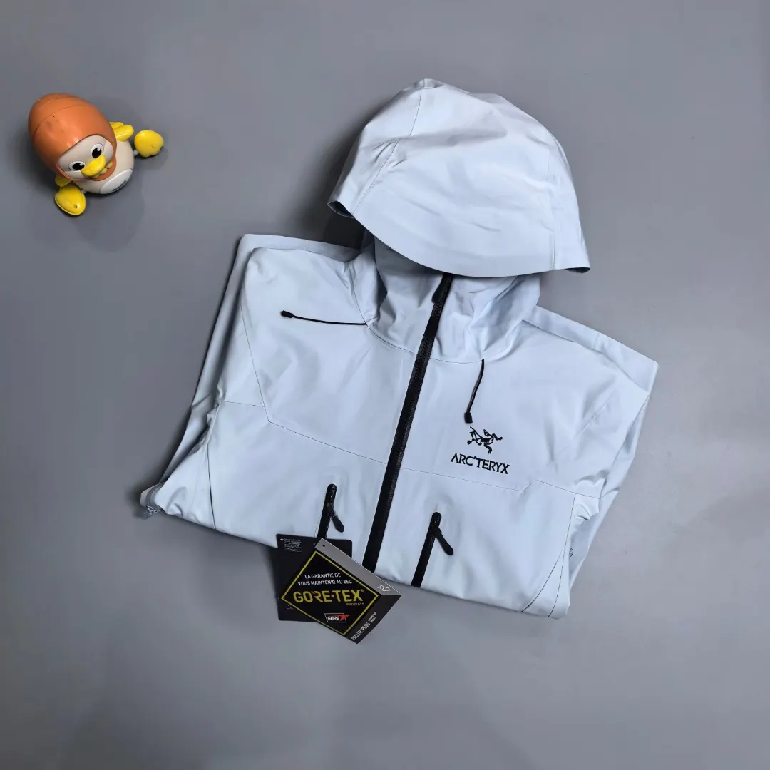 Alpha SV GORE-TEX Pro Hooded Shell Jacket D38020263 — view 14