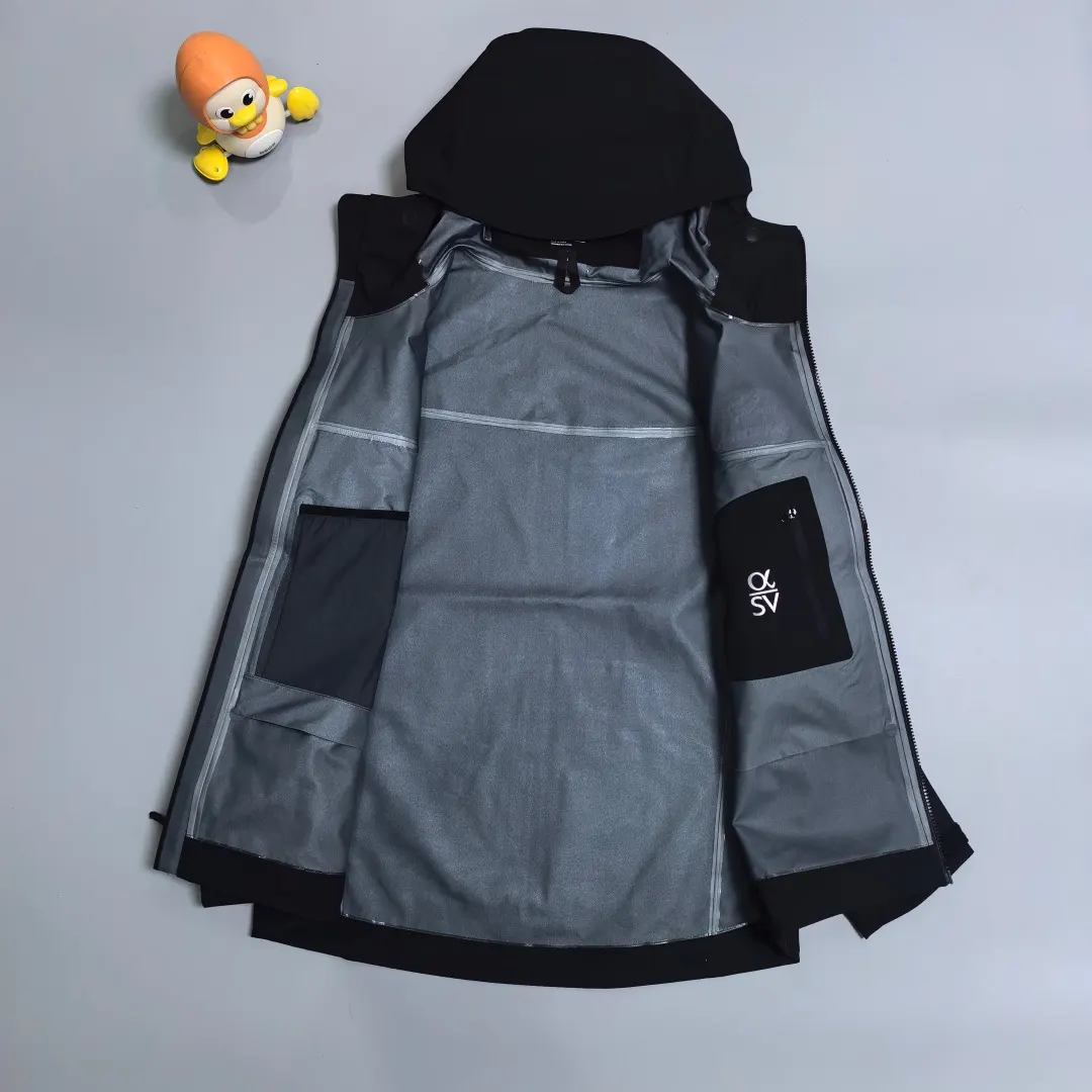 Alpha SV GORE-TEX Pro Hardshell Jacket D38020267 — view 9