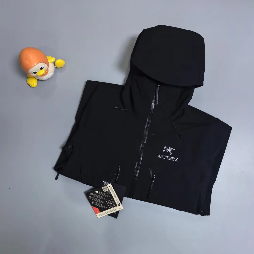 Alpha SV GORE-TEX Pro Hardshell Jacket D38020267 — view 14