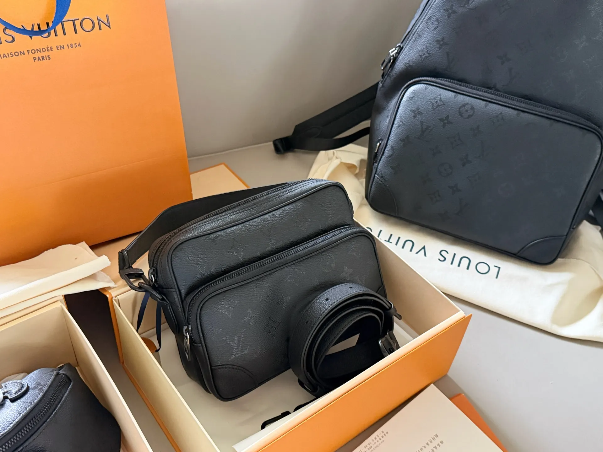 Nil Monogram Shadow Crossbody Bag D38018066