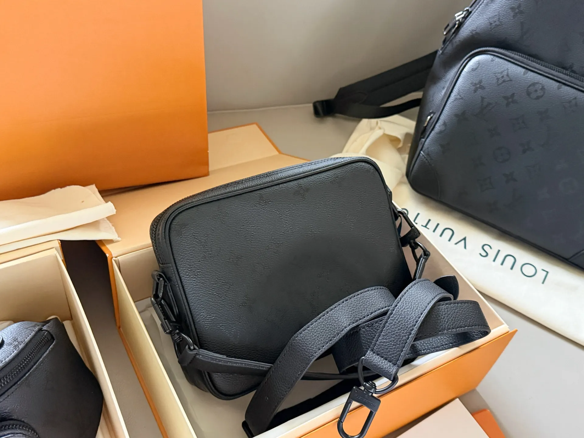 Nil Monogram Shadow Crossbody Bag D38018066 — view 6