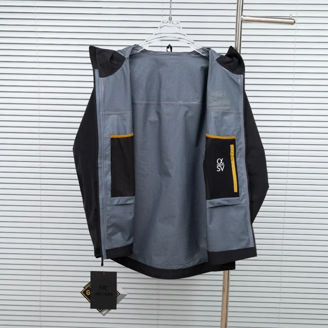 Alpha SV GORE-TEX Pro Hardshell Jacket D38024936 — view 3