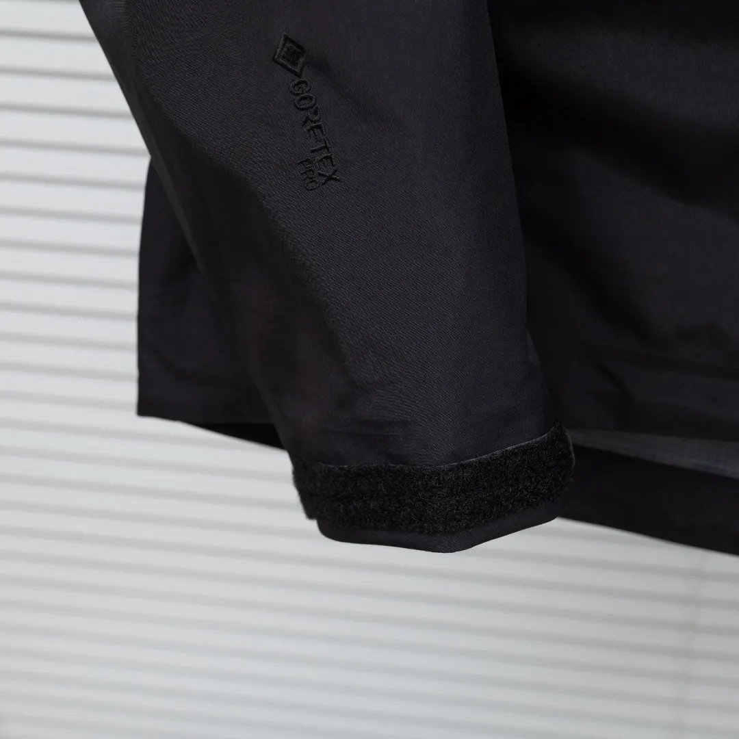 Alpha SV GORE-TEX Pro Hardshell Jacket D38024936 — view 8