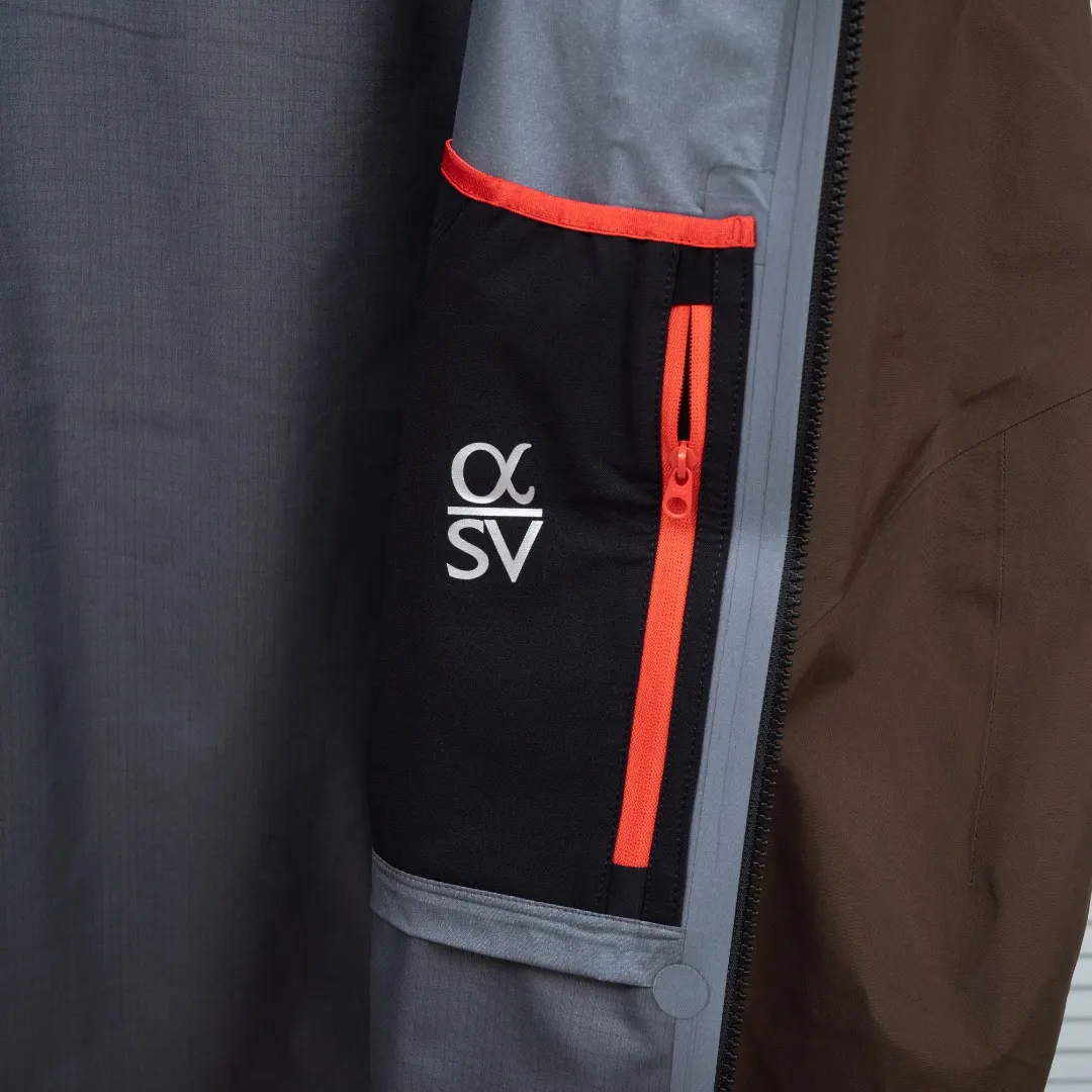 Alpha SV GORE-TEX Pro Hardshell Jacket D38024933 — view 14