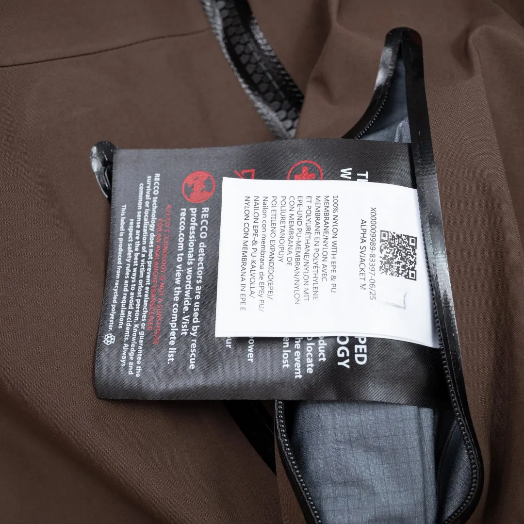 Alpha SV GORE-TEX Pro Hardshell Jacket D38024933 — view 15