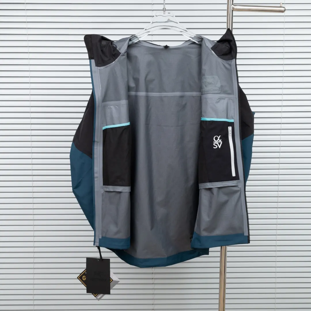 Alpha SV GORE-TEX Pro Hardshell Jacket D38024935 — view 3