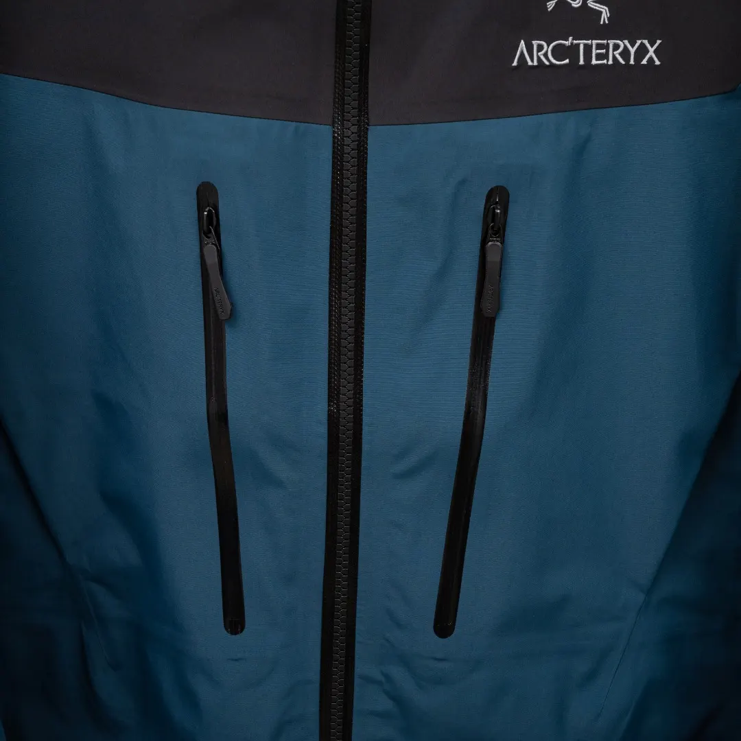 Alpha SV GORE-TEX Pro Hardshell Jacket D38024935 — view 6