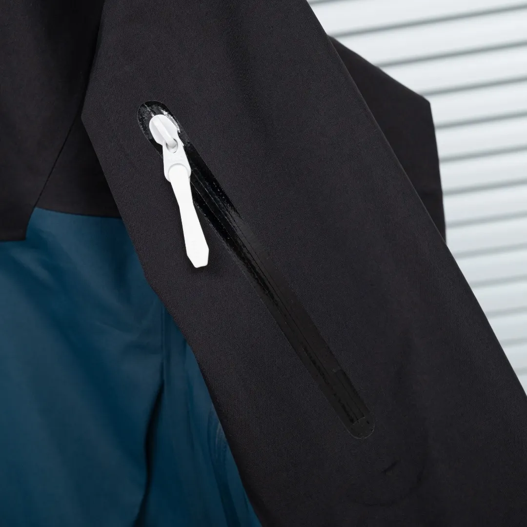 Alpha SV GORE-TEX Pro Hardshell Jacket D38024935 — view 9